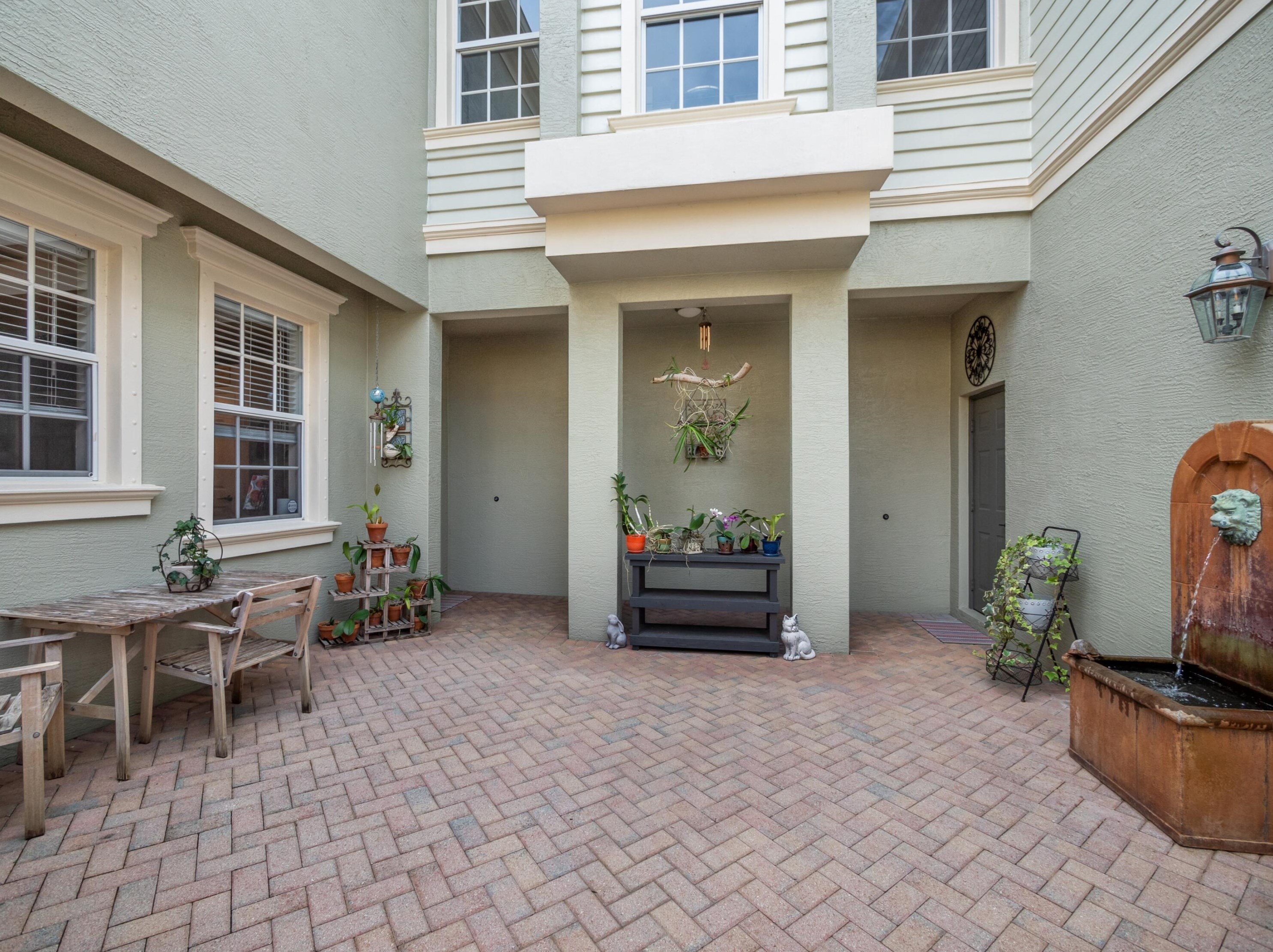 204 Thatch Palm Cir, Jupiter FL  33458-7177 exterior
