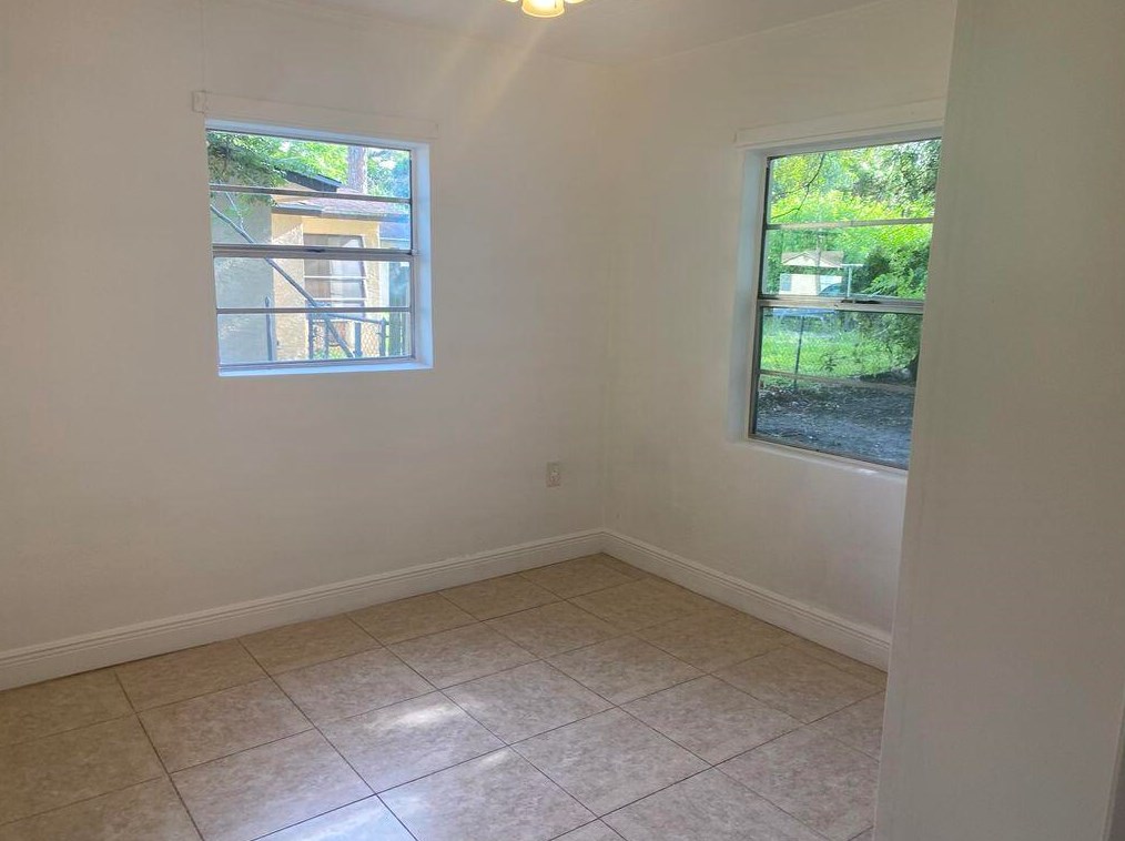 3218 Mura Dr, Fort Pierce FL  34982-6418 exterior