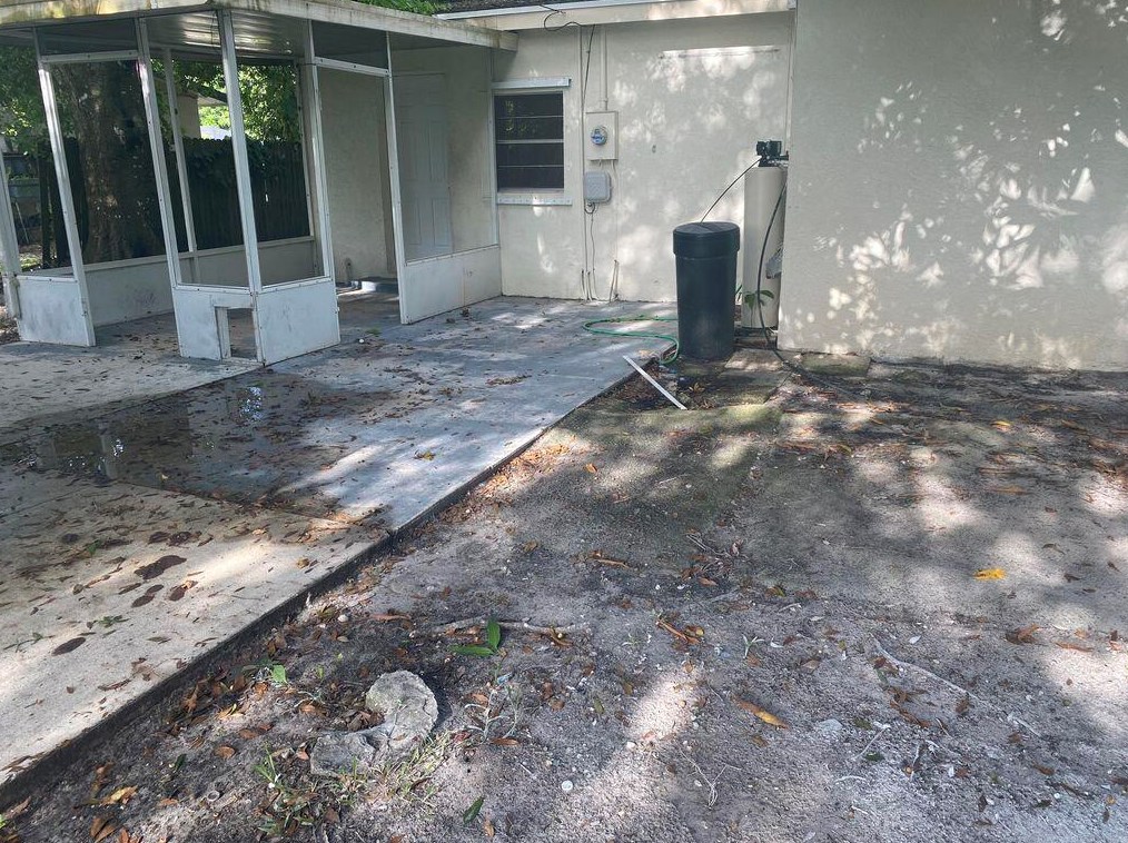 3218 Mura Dr, Fort Pierce FL  34982-6418 exterior