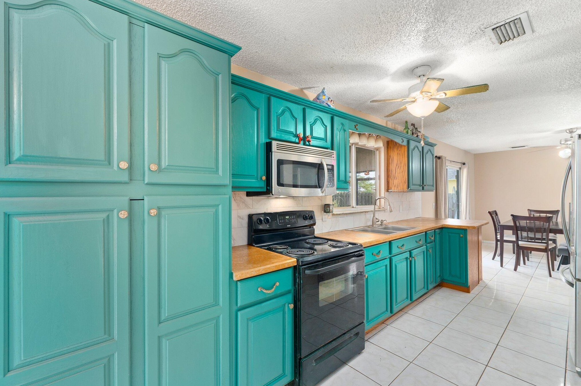 1914 Dranson Cir, Fort Pierce FL  34952-6628 exterior