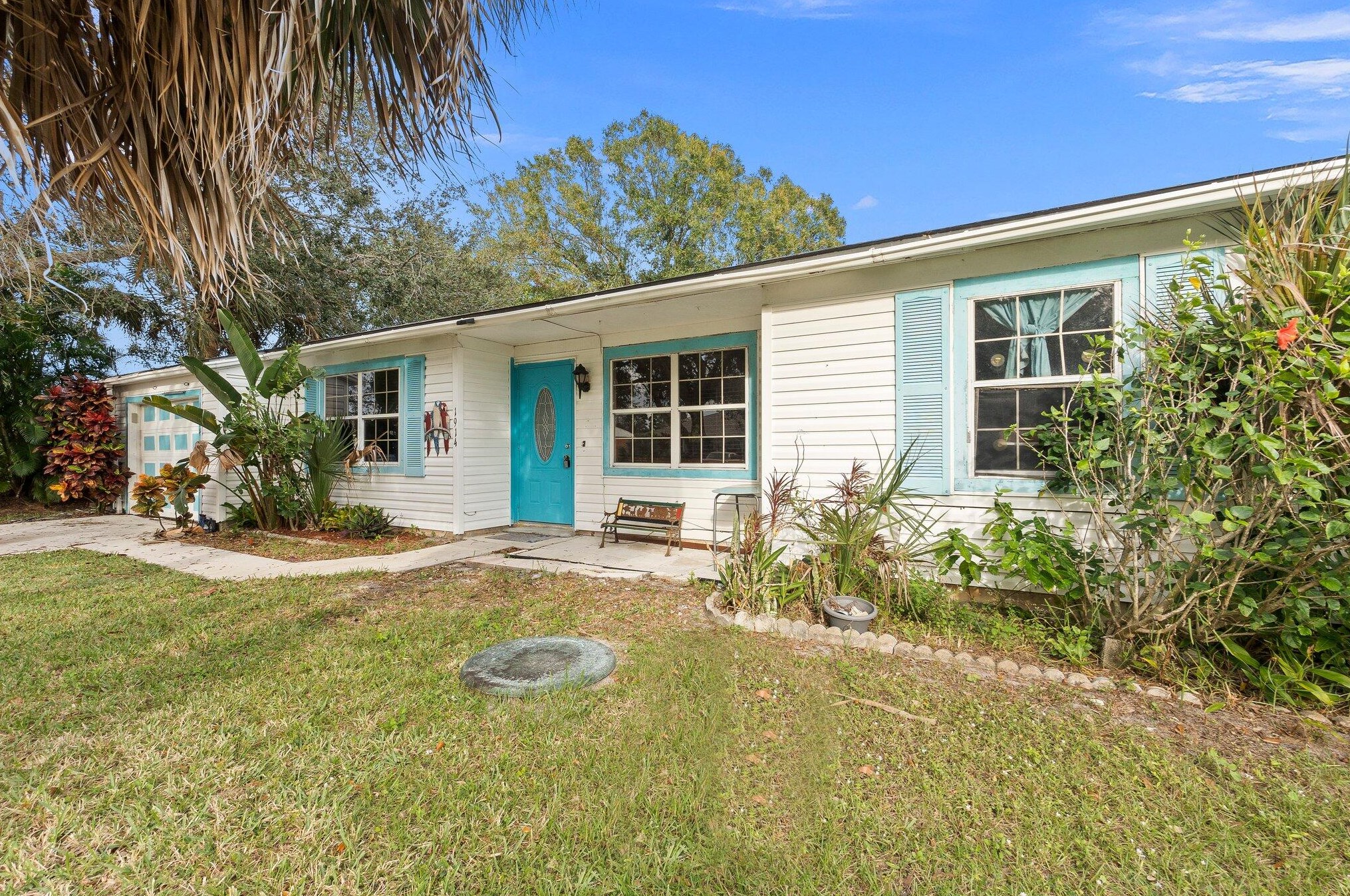 1914 Dranson Cir, Fort Pierce FL  34952-6628 exterior