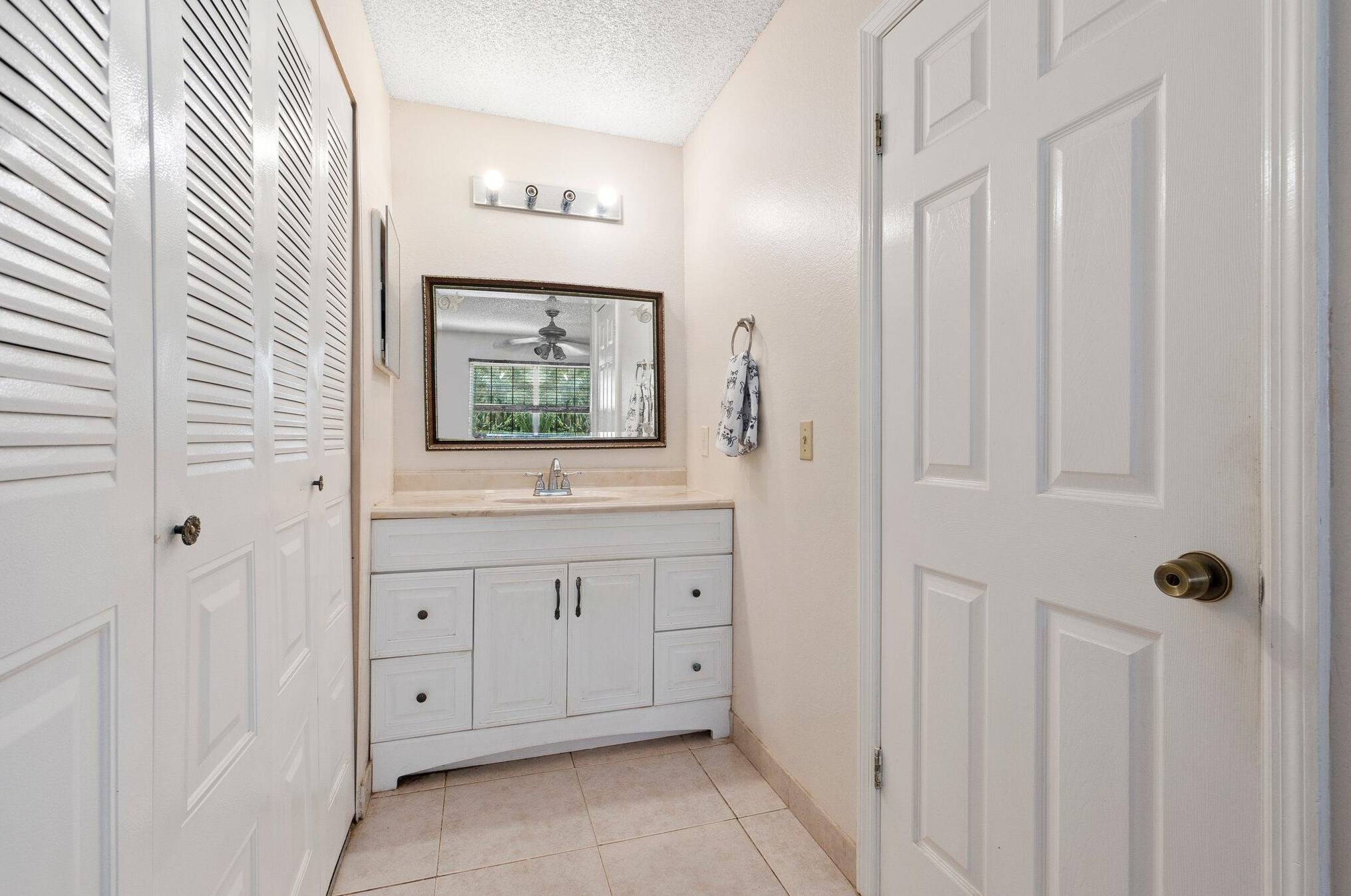 1914 Dranson Cir, Fort Pierce FL  34952-6628 exterior