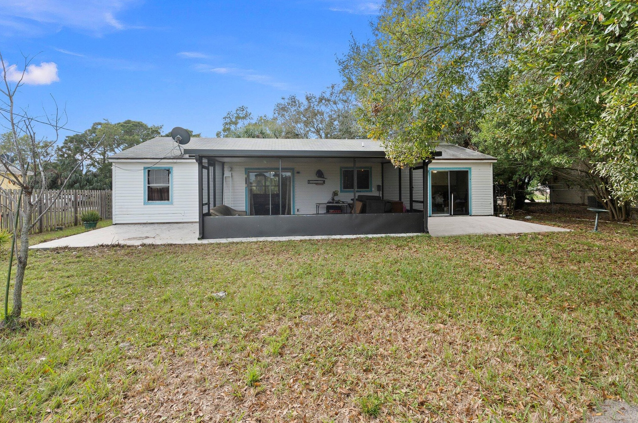 1914 Dranson Cir, Fort Pierce FL  34952-6628 exterior