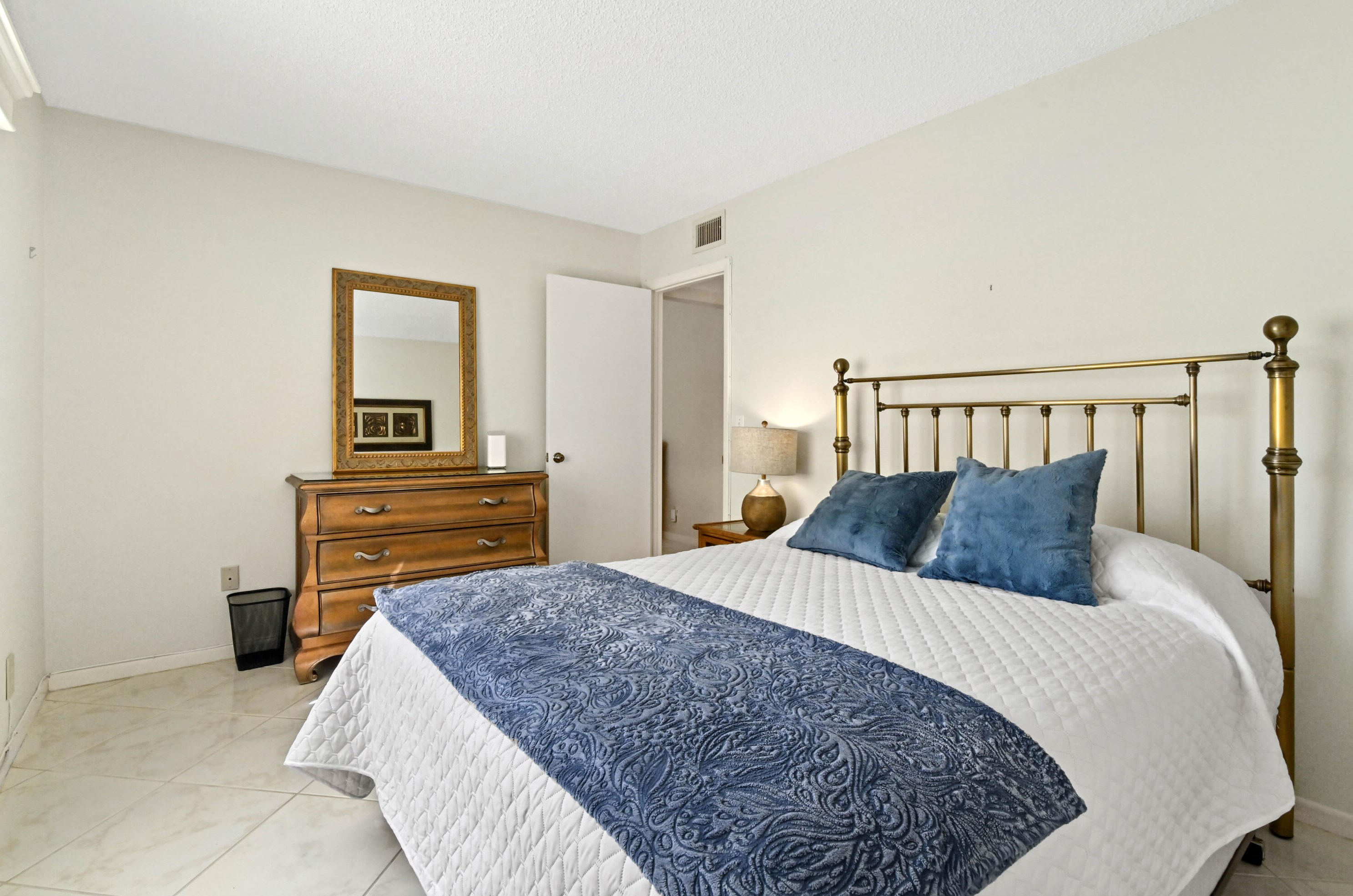 431 Pine Glen Ln, Lake Worth FL 33463-8529 exterior