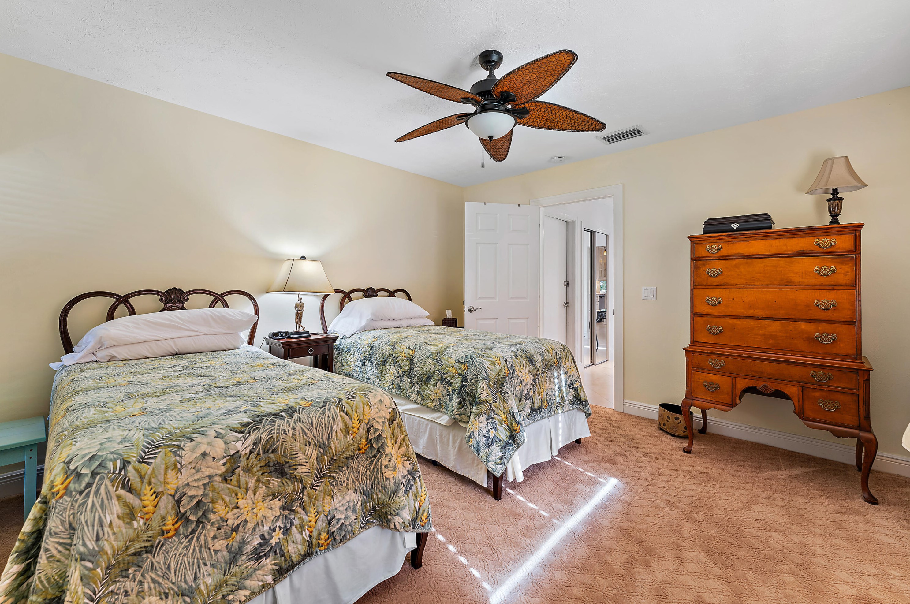 8330 Eaglewood Way, Hobe Sound FL  33455-7653 exterior