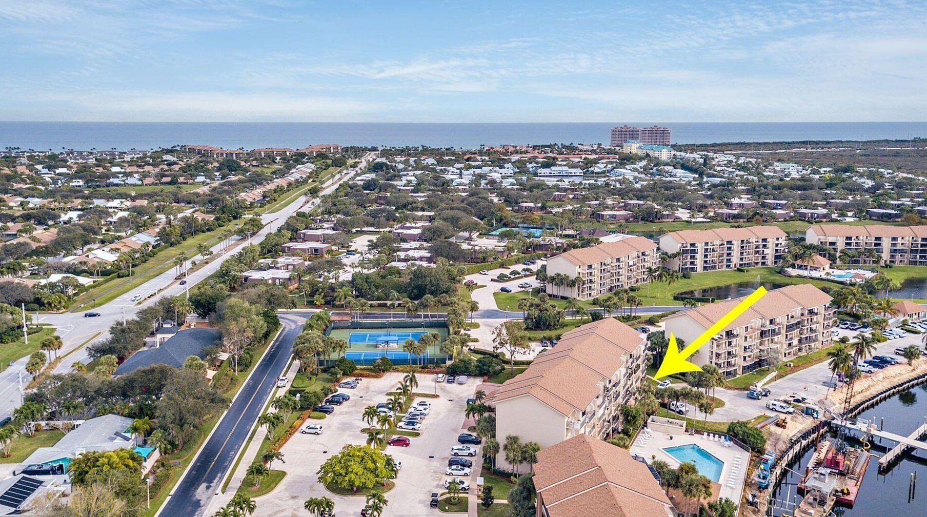 1501 Marina Isle Way, Jupiter FL  33477-9400 exterior