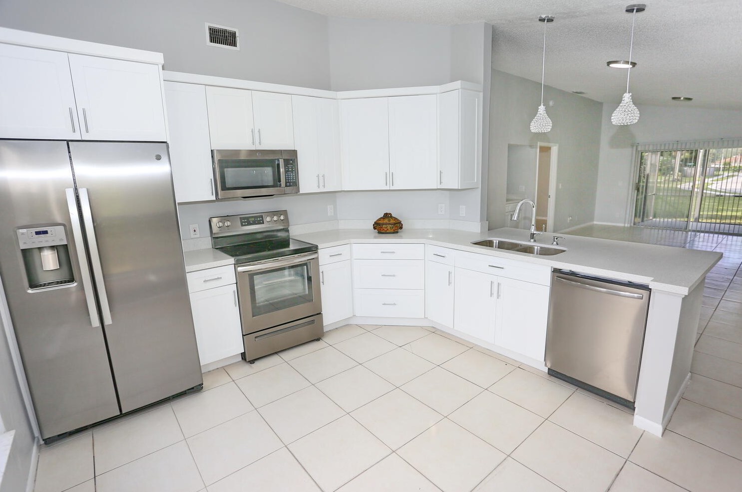 5521 Boynton Pl, Boynton Beach FL exterior