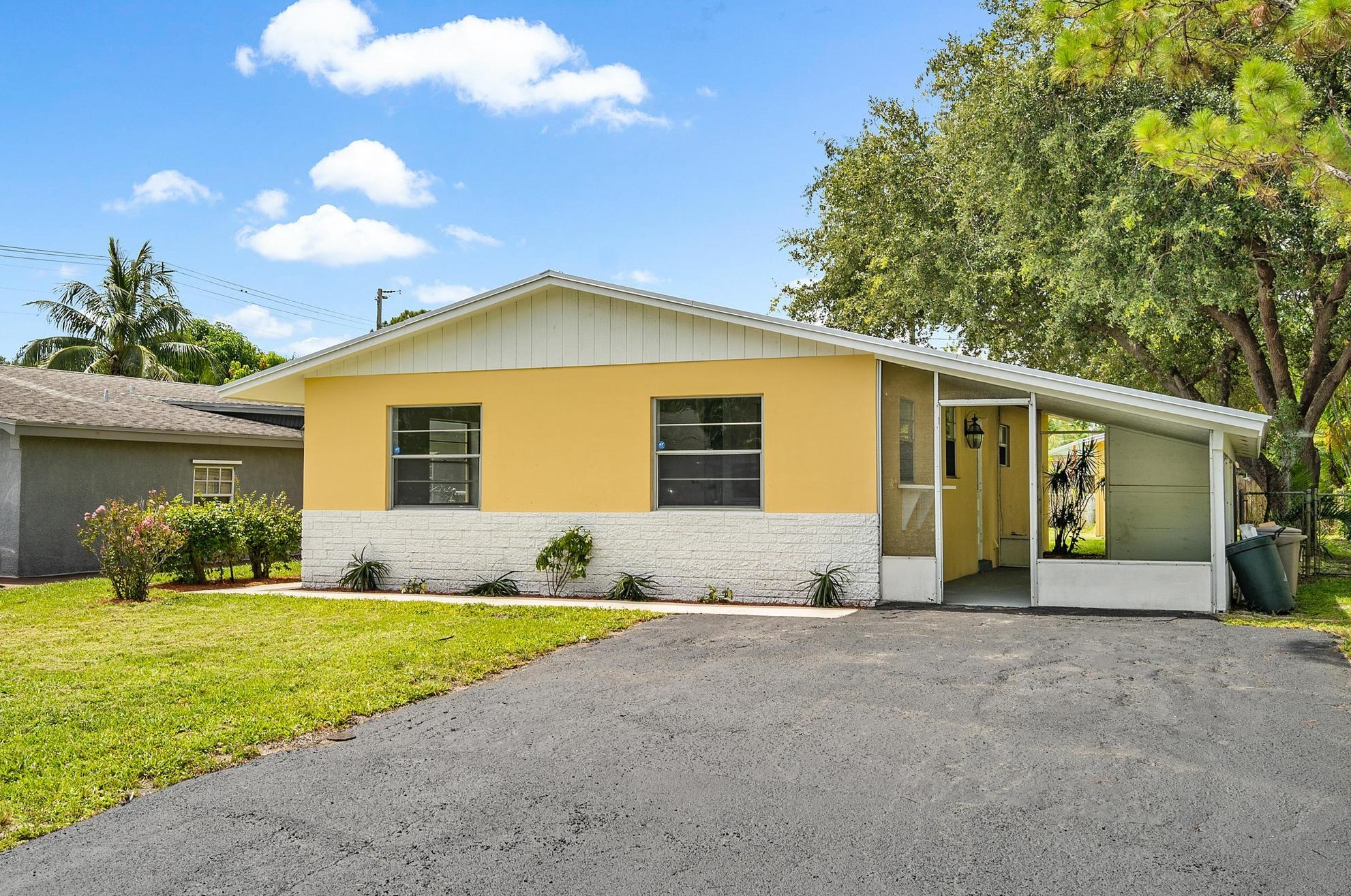 126 2nd St, Jupiter FL  33458-7410 exterior