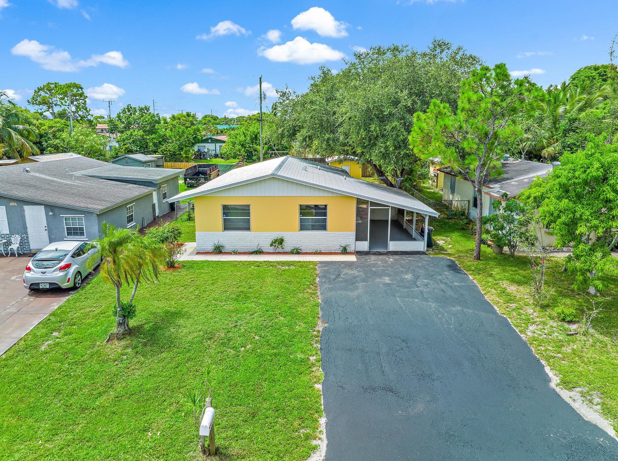 126 2nd St, Jupiter FL  33458-7410 exterior