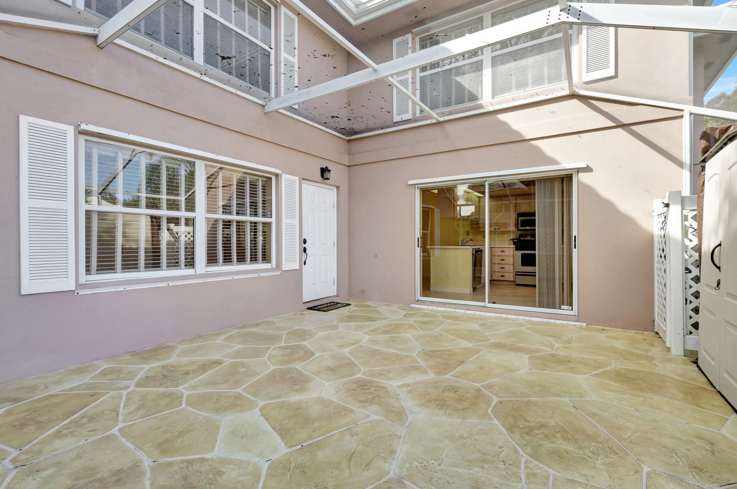 1906 Hartford Ct, West Palm Beach FL  33409-7521 exterior
