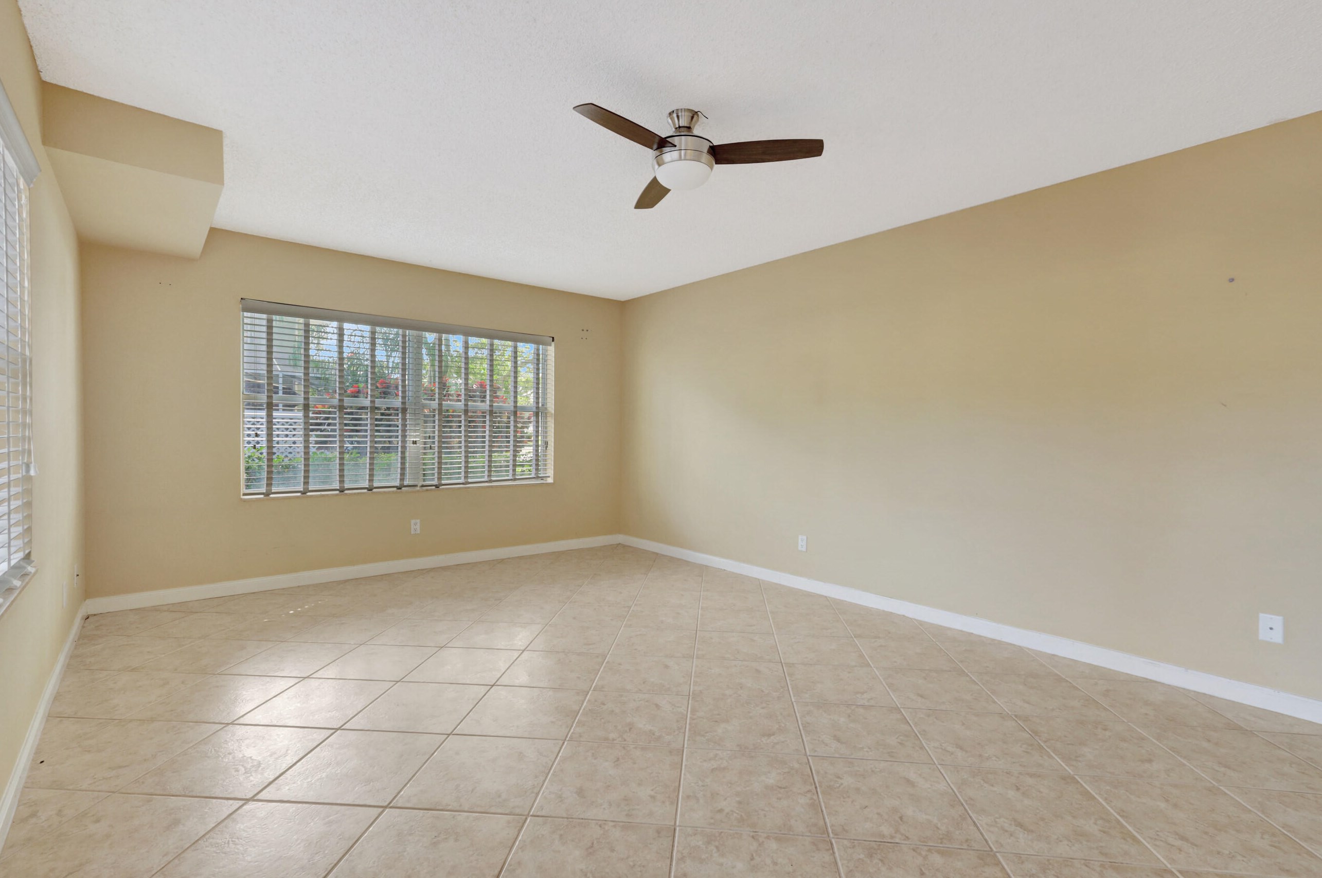 1906 Hartford Ct, West Palm Beach FL  33409-7521 exterior