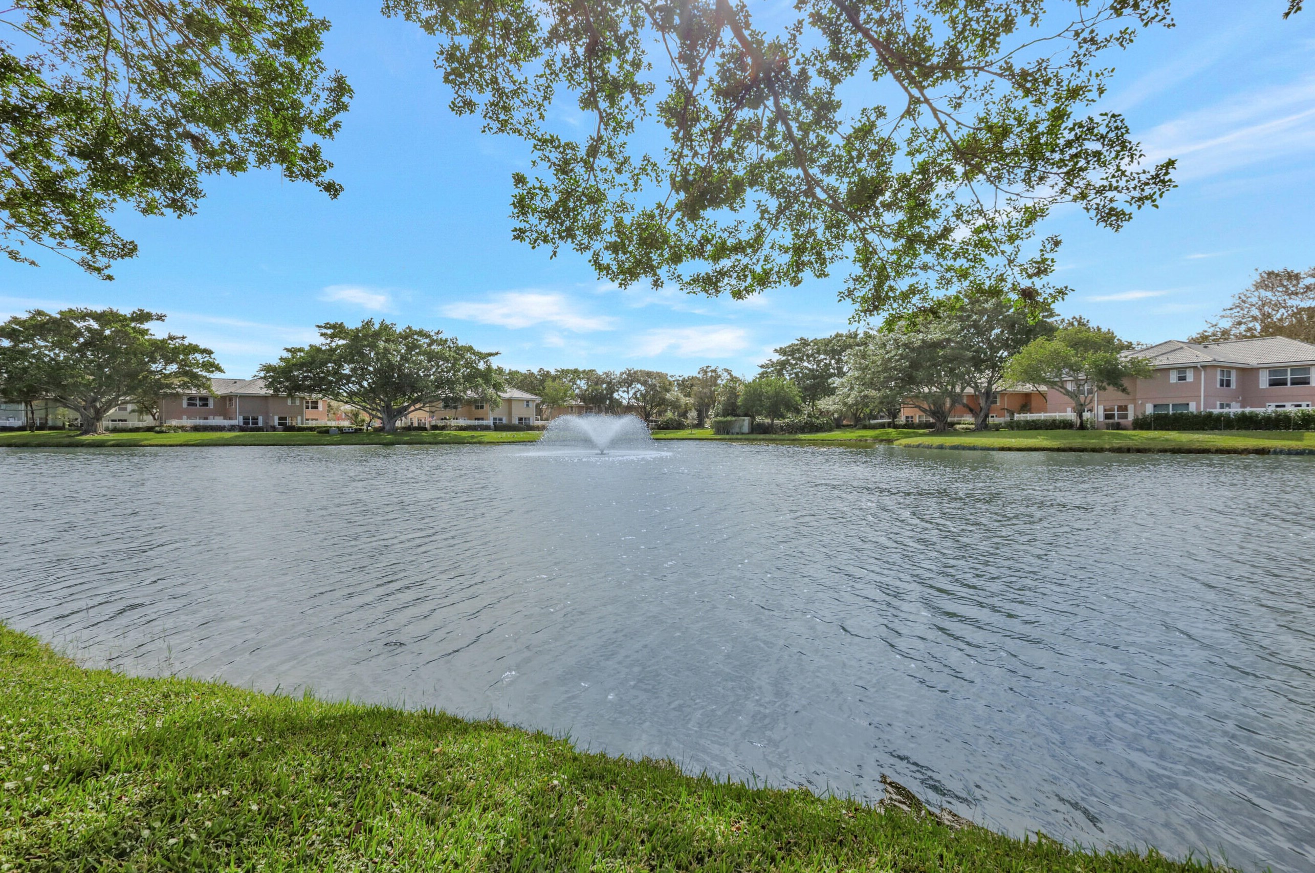 1906 Hartford Ct, West Palm Beach FL  33409-7521 exterior