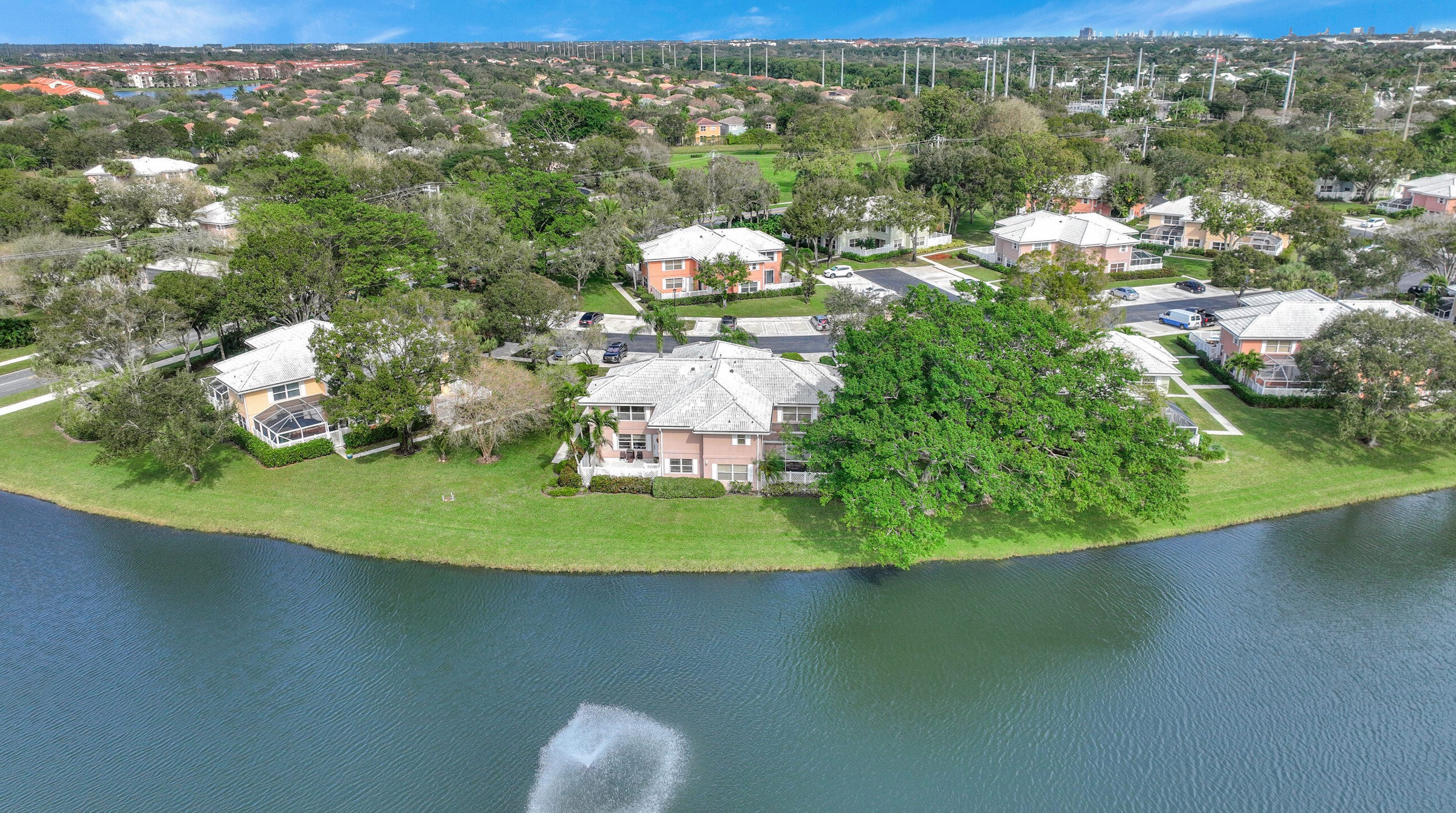 1906 Hartford Ct, West Palm Beach FL  33409-7521 exterior