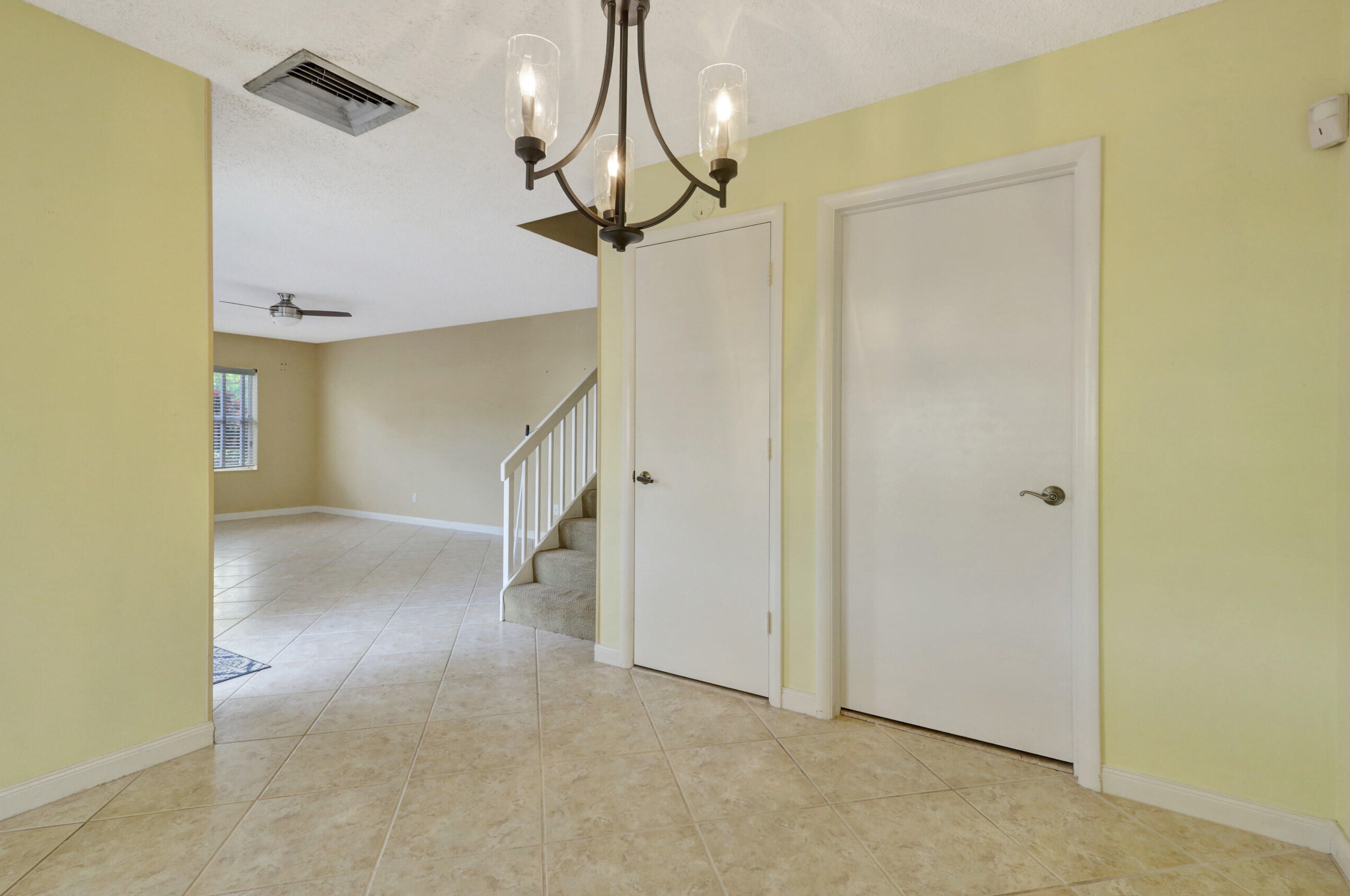 1906 Hartford Ct, West Palm Beach FL  33409-7521 exterior