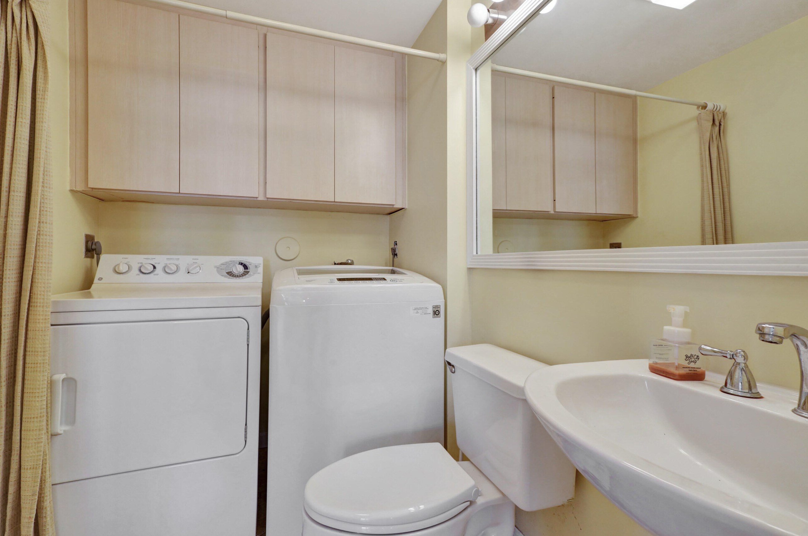 1906 Hartford Ct, West Palm Beach FL  33409-7521 exterior