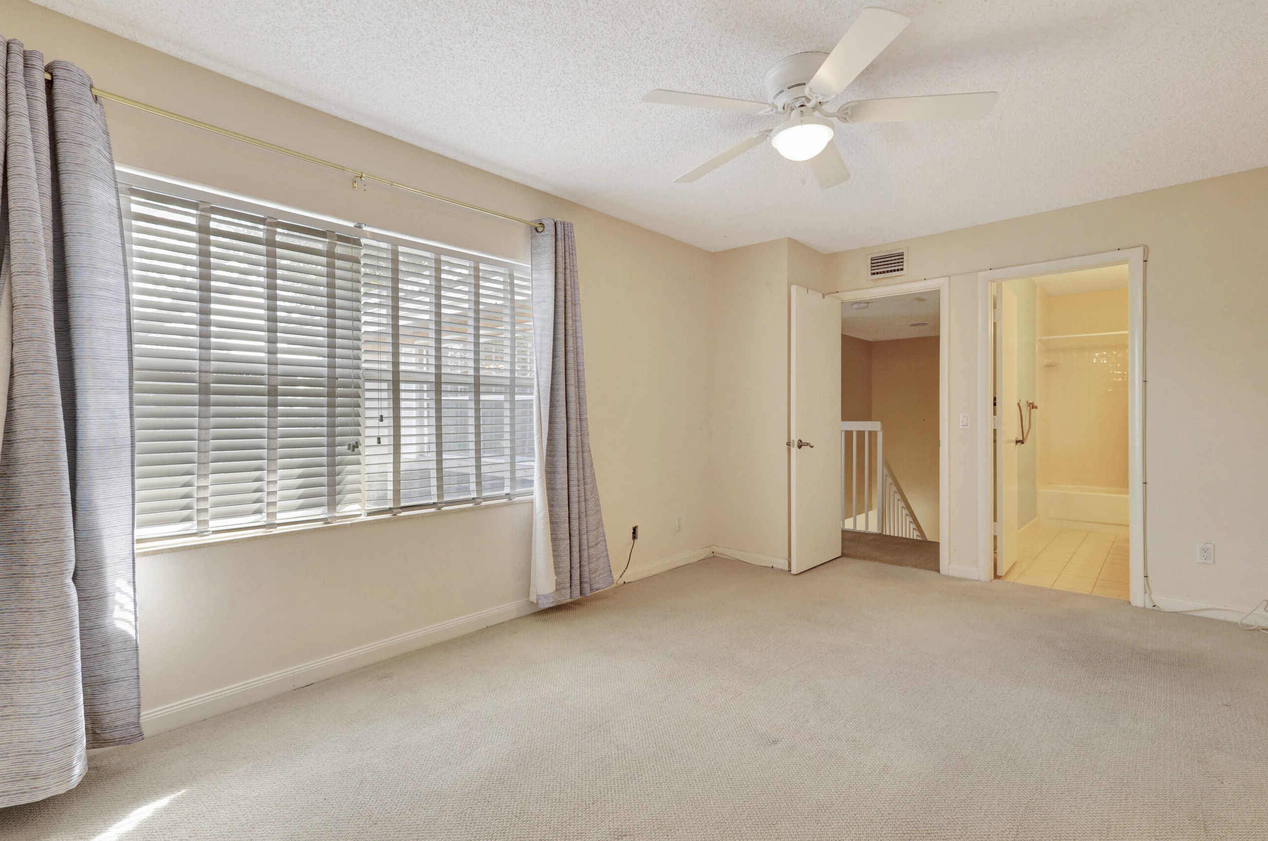 1906 Hartford Ct, West Palm Beach FL  33409-7521 exterior