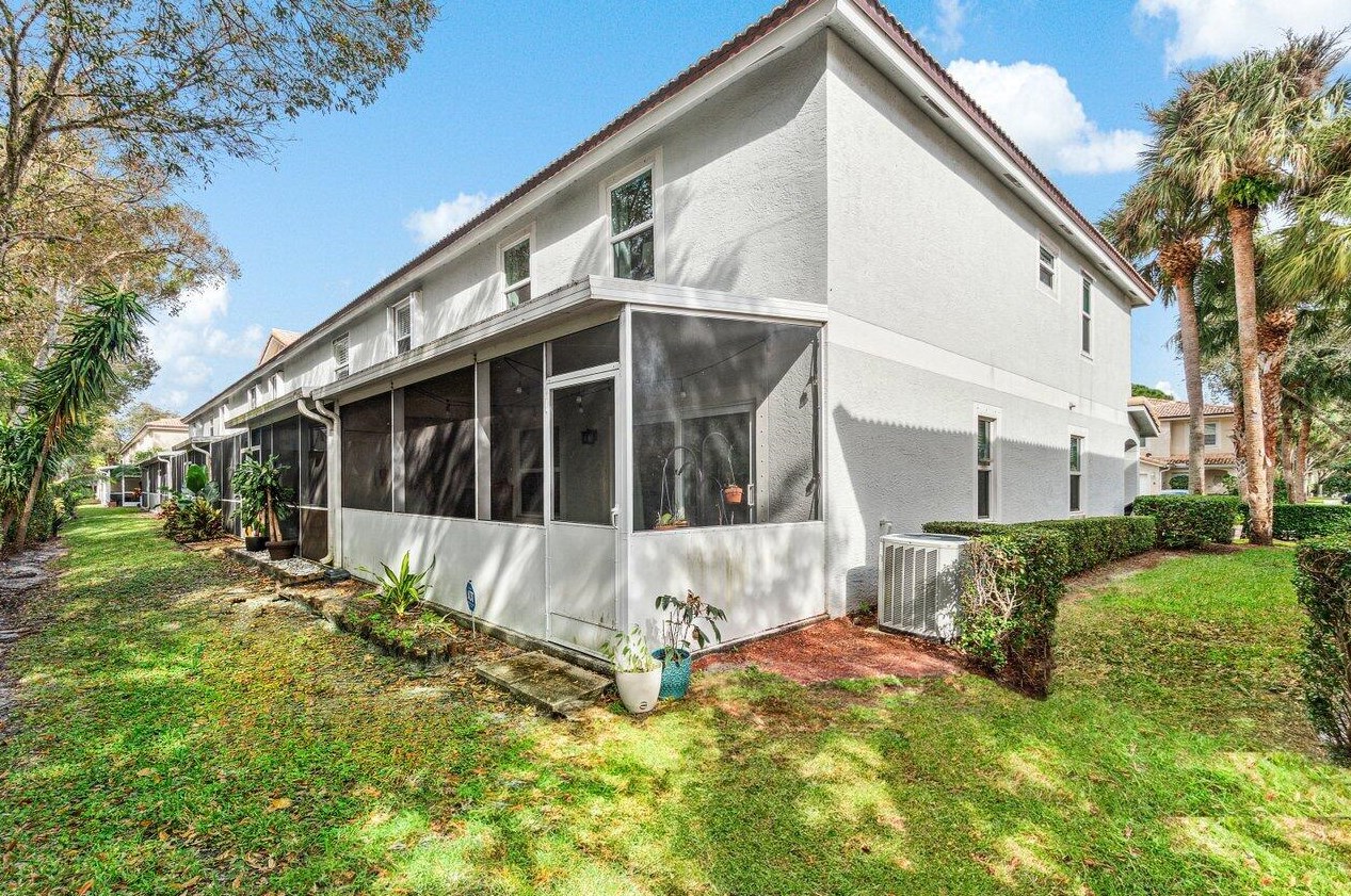 142 Timberwalk Trl, Jupiter FL  33458-5574 exterior