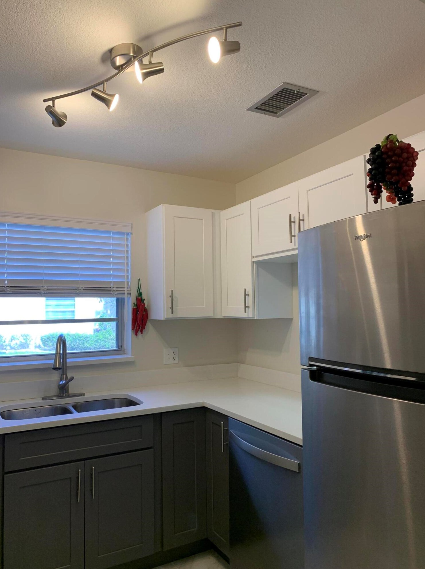 23 Lake Vista Trl, Fort Pierce FL 34952-6355 exterior