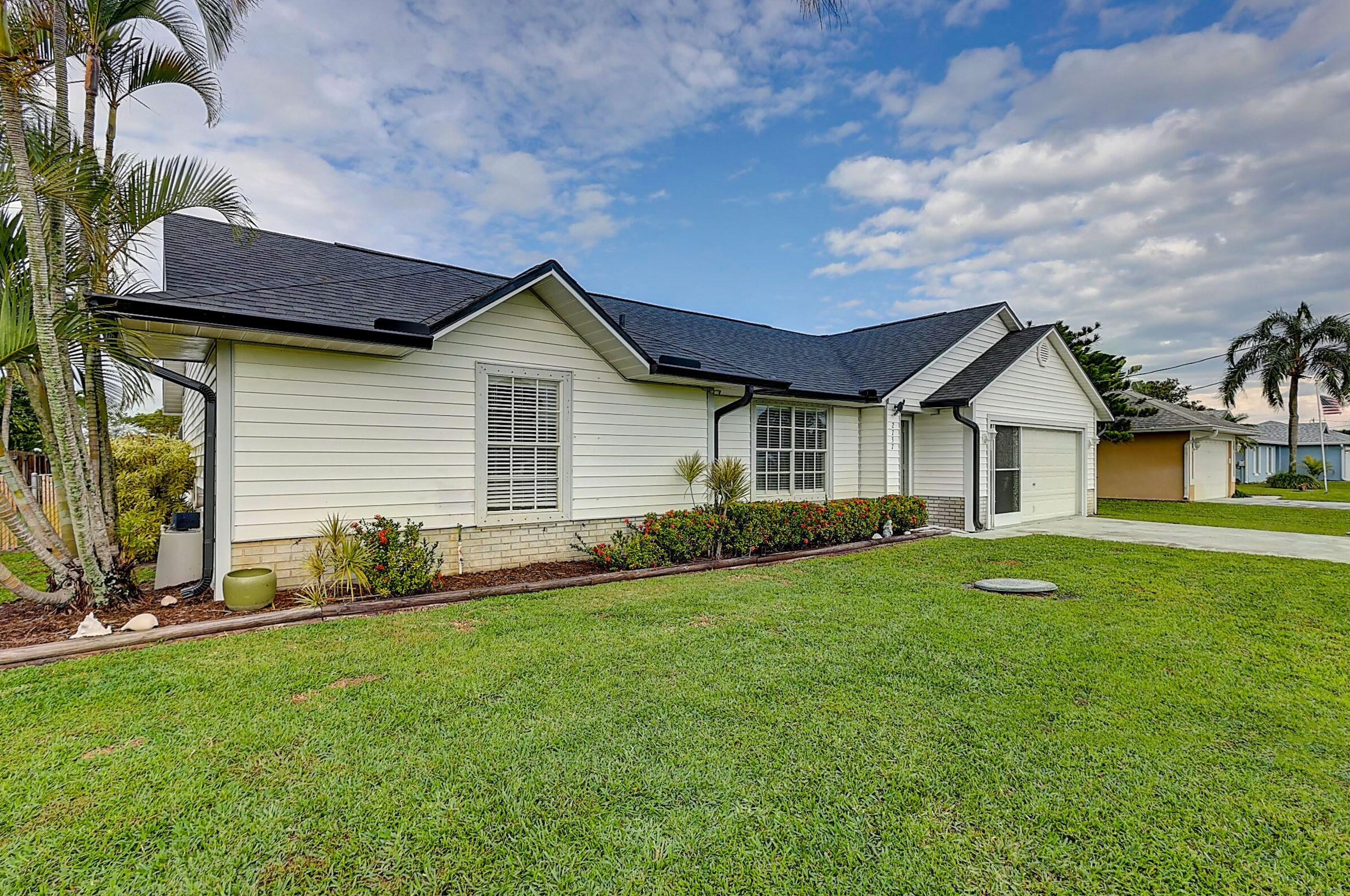 2737 Caladium Ave, Fort Pierce FL  34952-7218 exterior