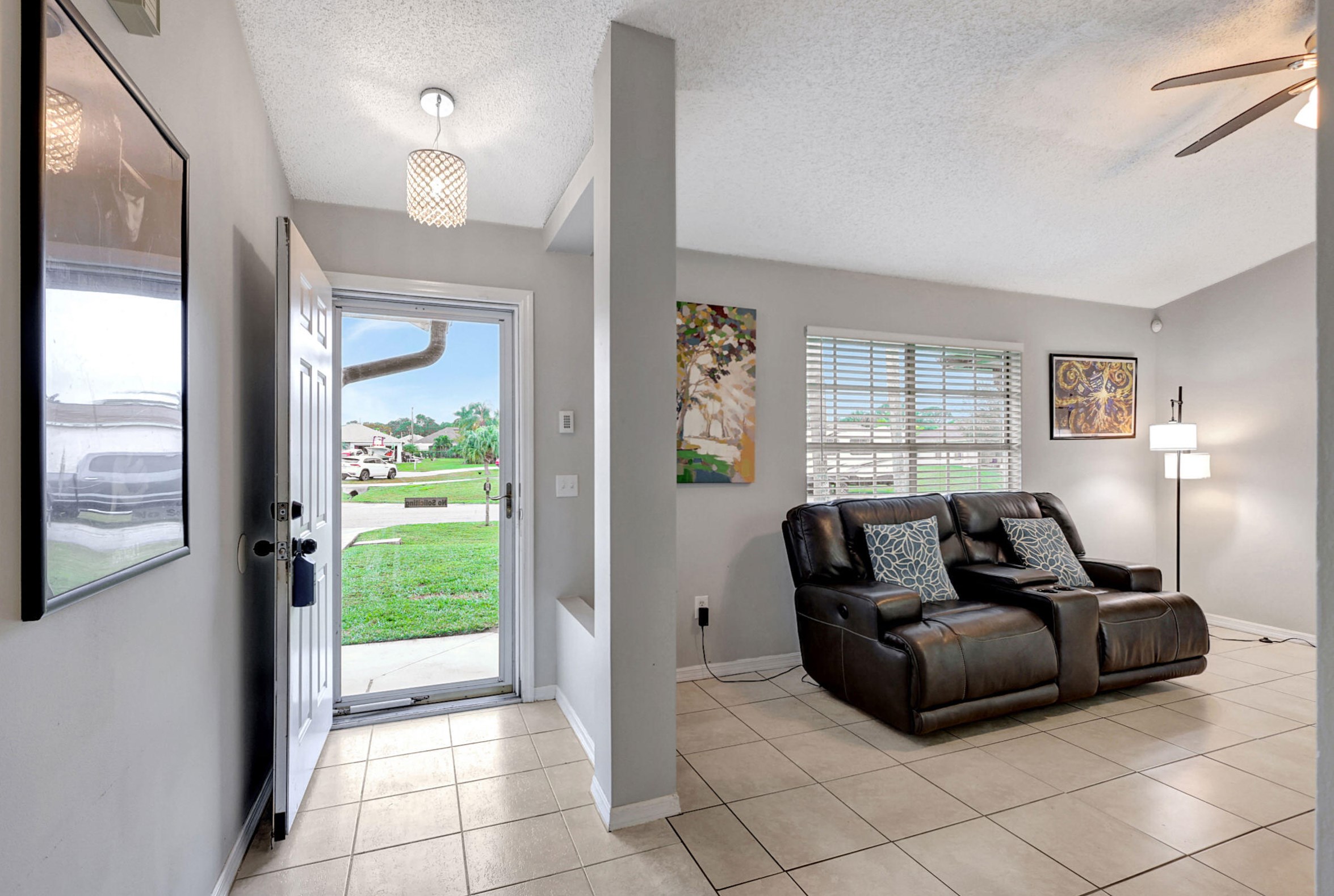 2737 Caladium Ave, Fort Pierce FL  34952-7218 exterior