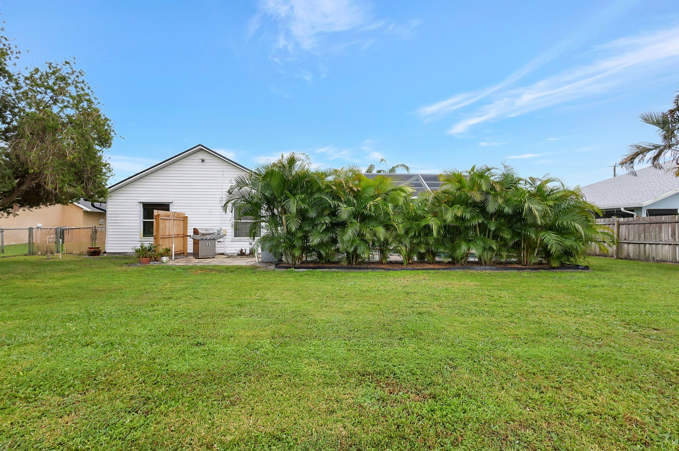2737 Caladium Ave, Fort Pierce FL  34952-7218 exterior