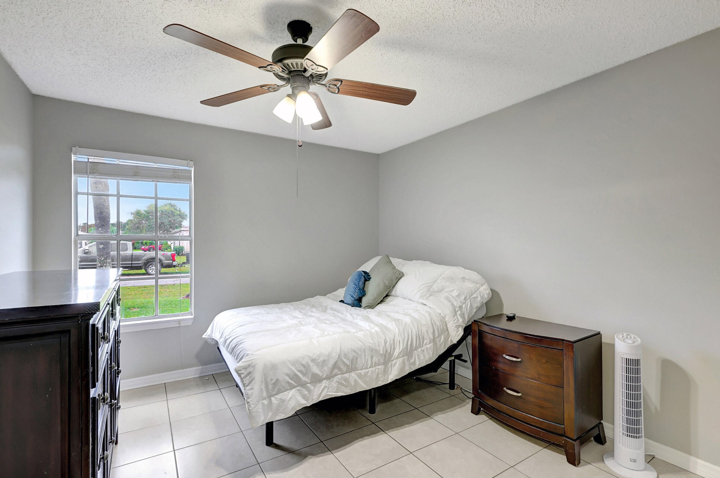 2737 Caladium Ave, Fort Pierce FL  34952-7218 exterior