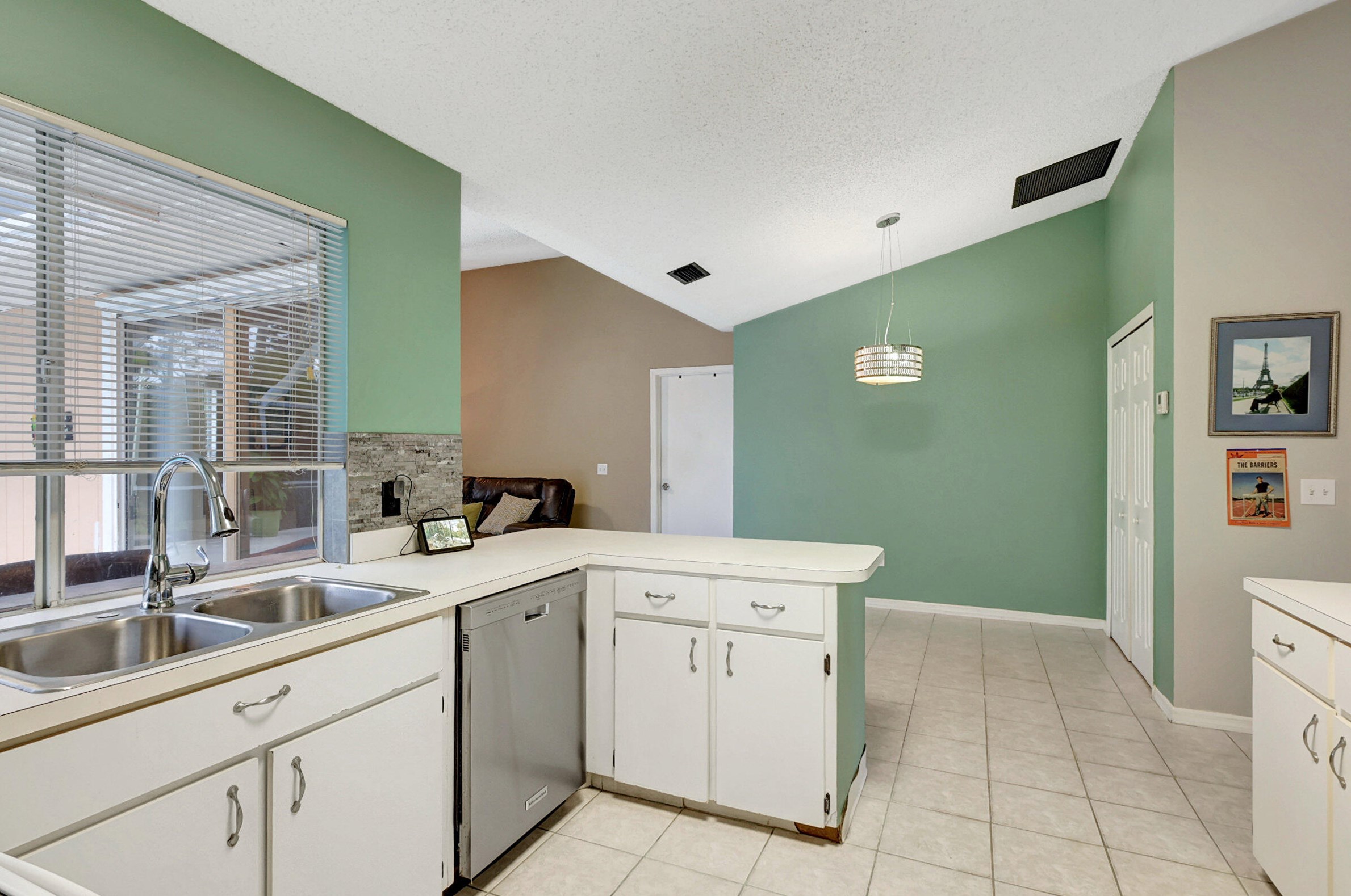 2737 Caladium Ave, Fort Pierce FL  34952-7218 exterior