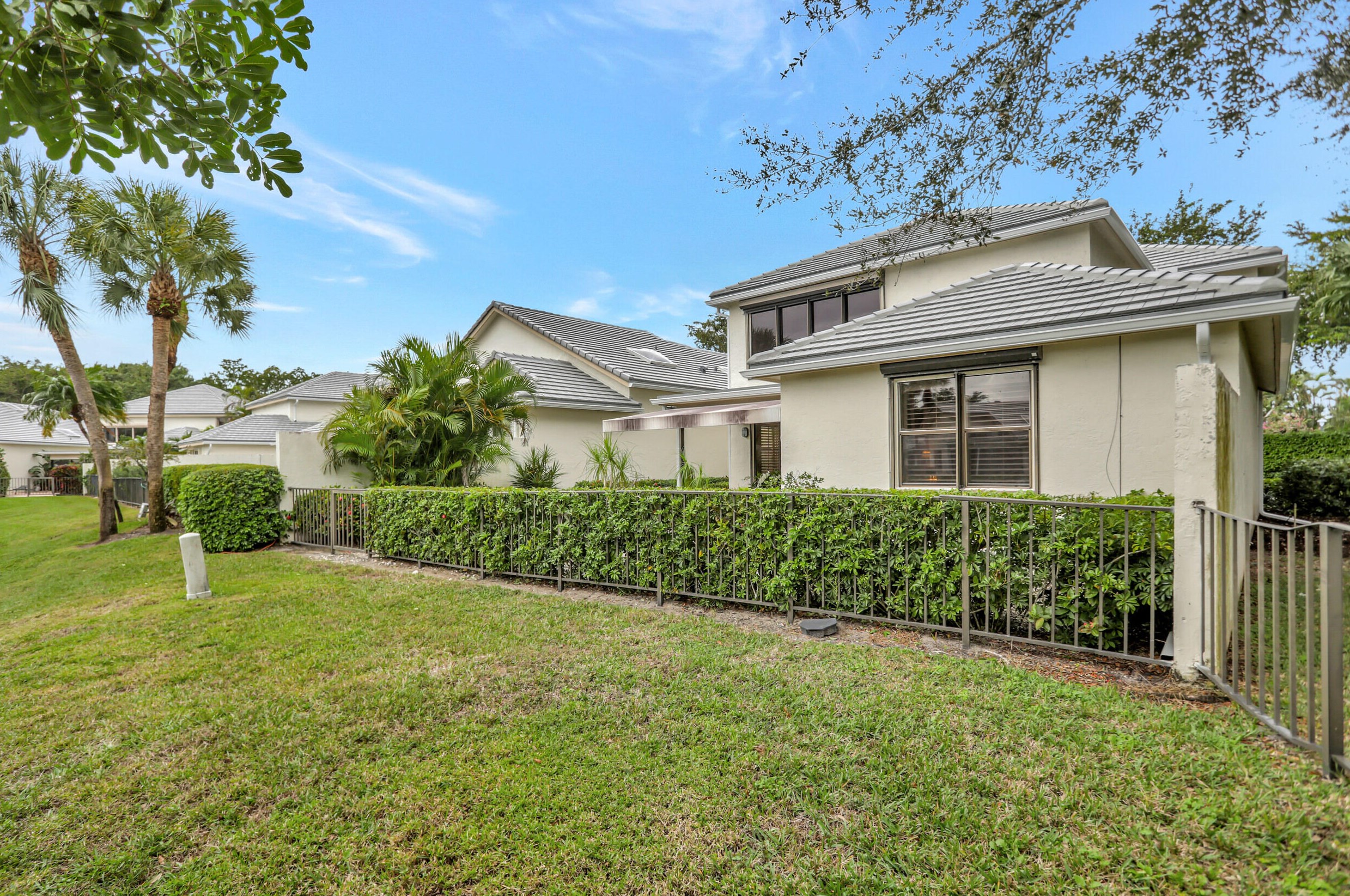 20039 Waters Edge Dr, Boca Raton FL  33434-3575 exterior