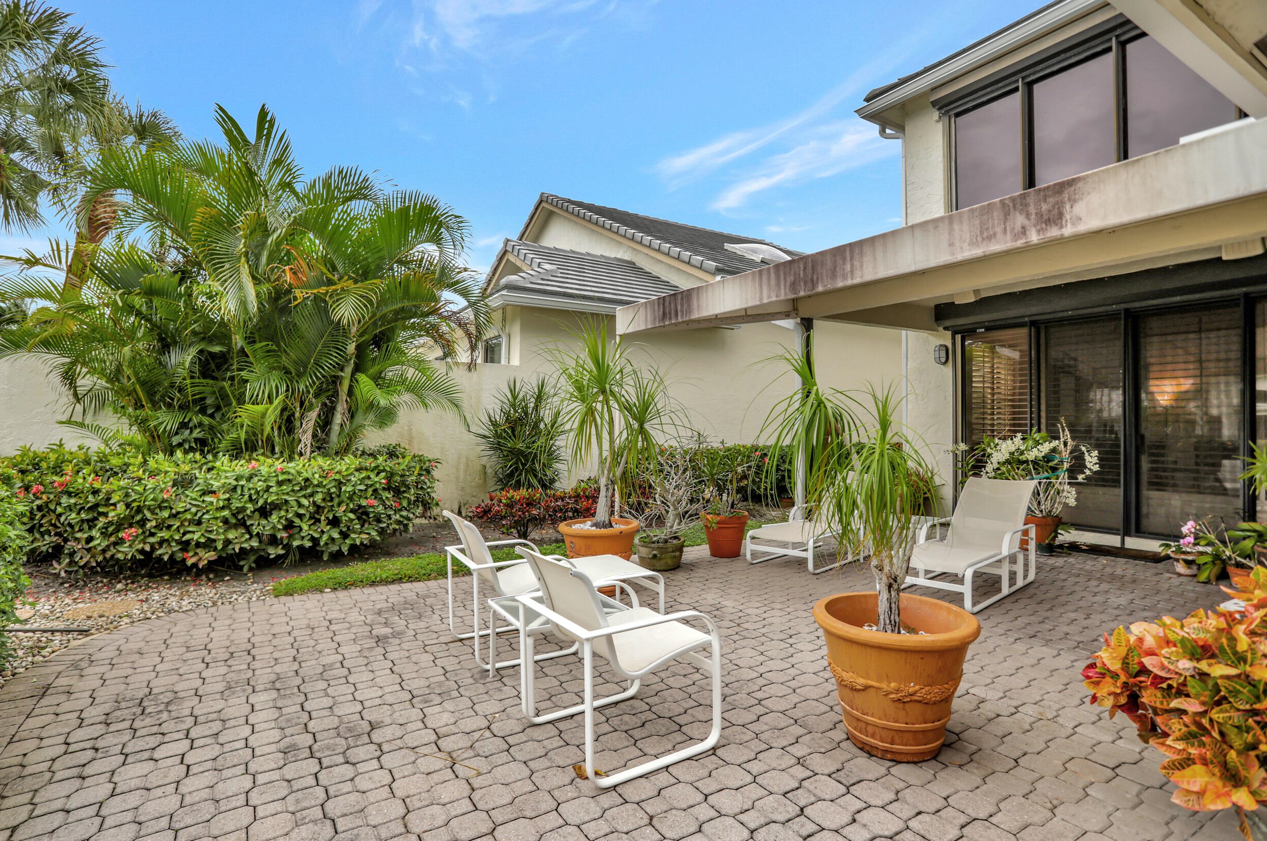 20039 Waters Edge Dr, Boca Raton FL  33434-3575 exterior