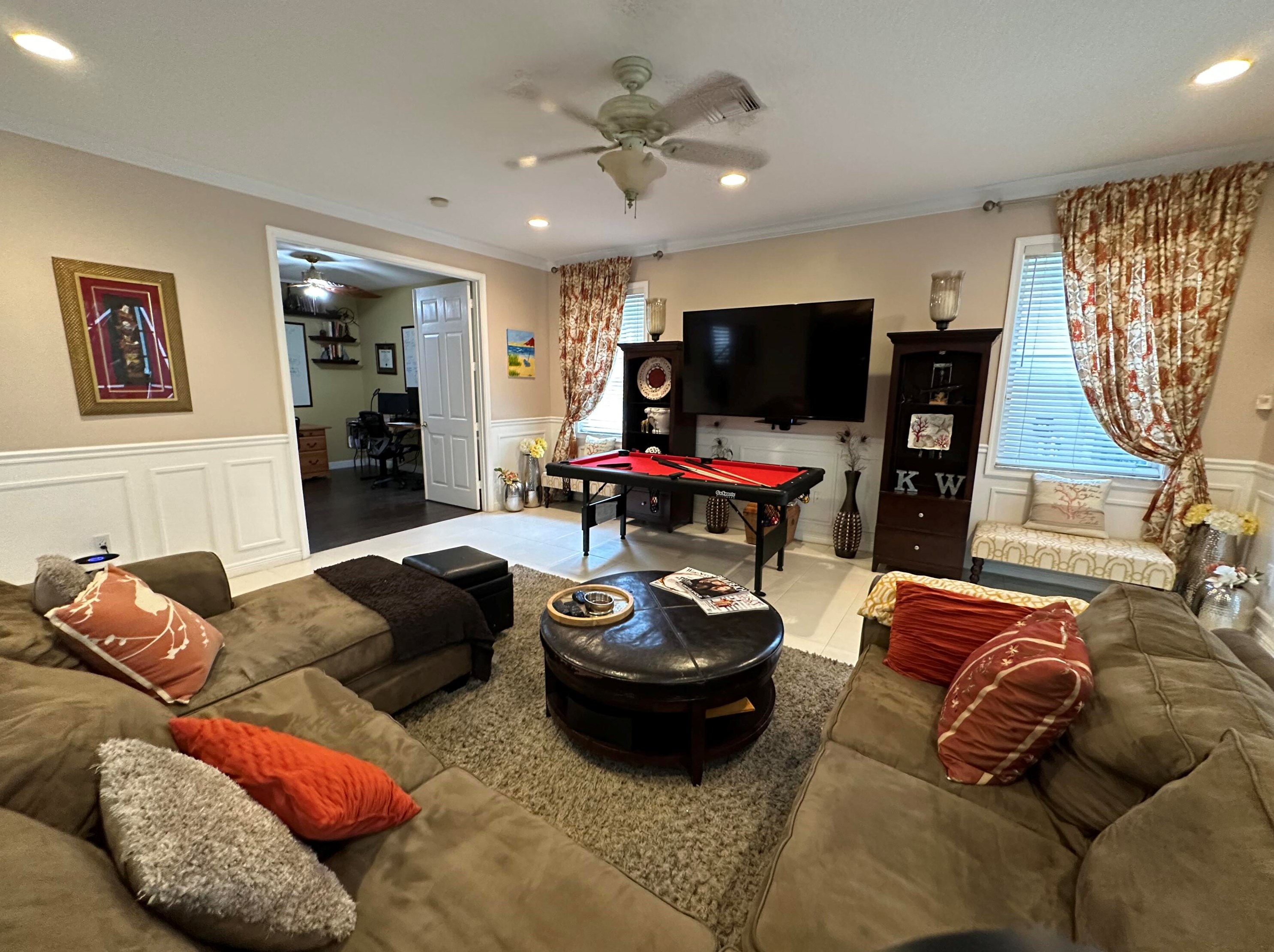 6449 Stonehurst Cir, Lake Worth FL  33467-7373 exterior