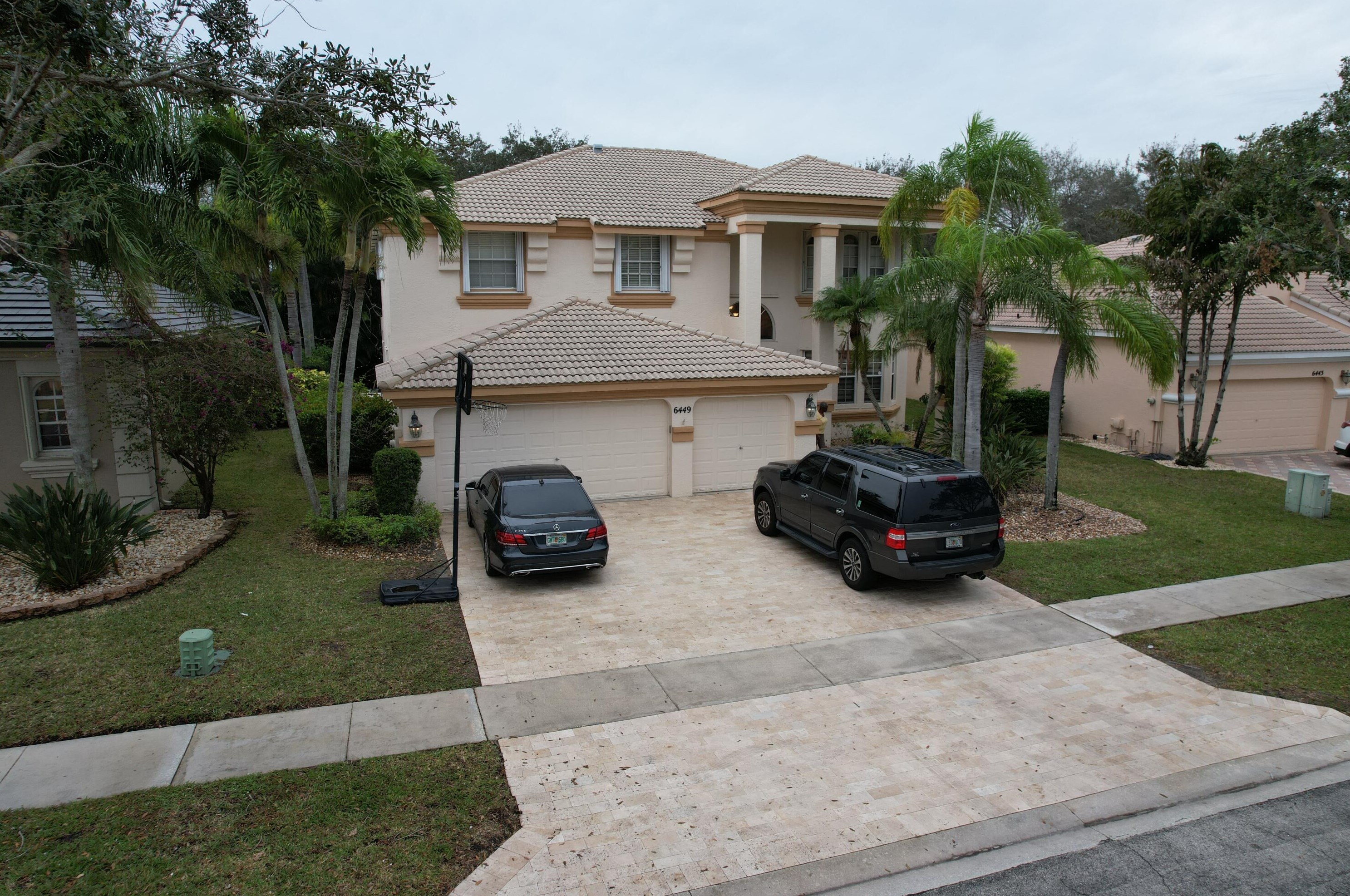 6449 Stonehurst Cir, Lake Worth FL  33467-7373 exterior