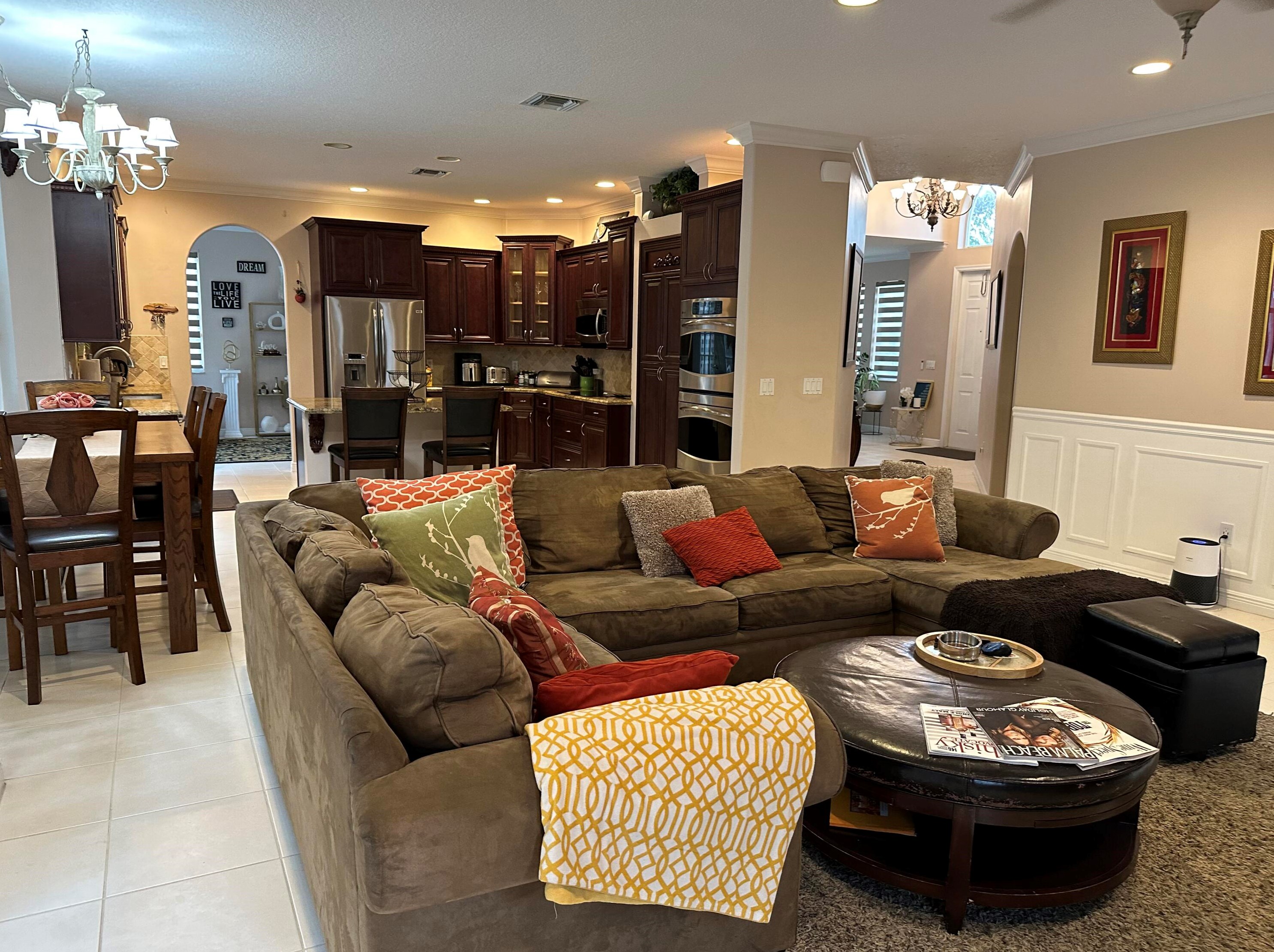 6449 Stonehurst Cir, Lake Worth FL  33467-7373 exterior