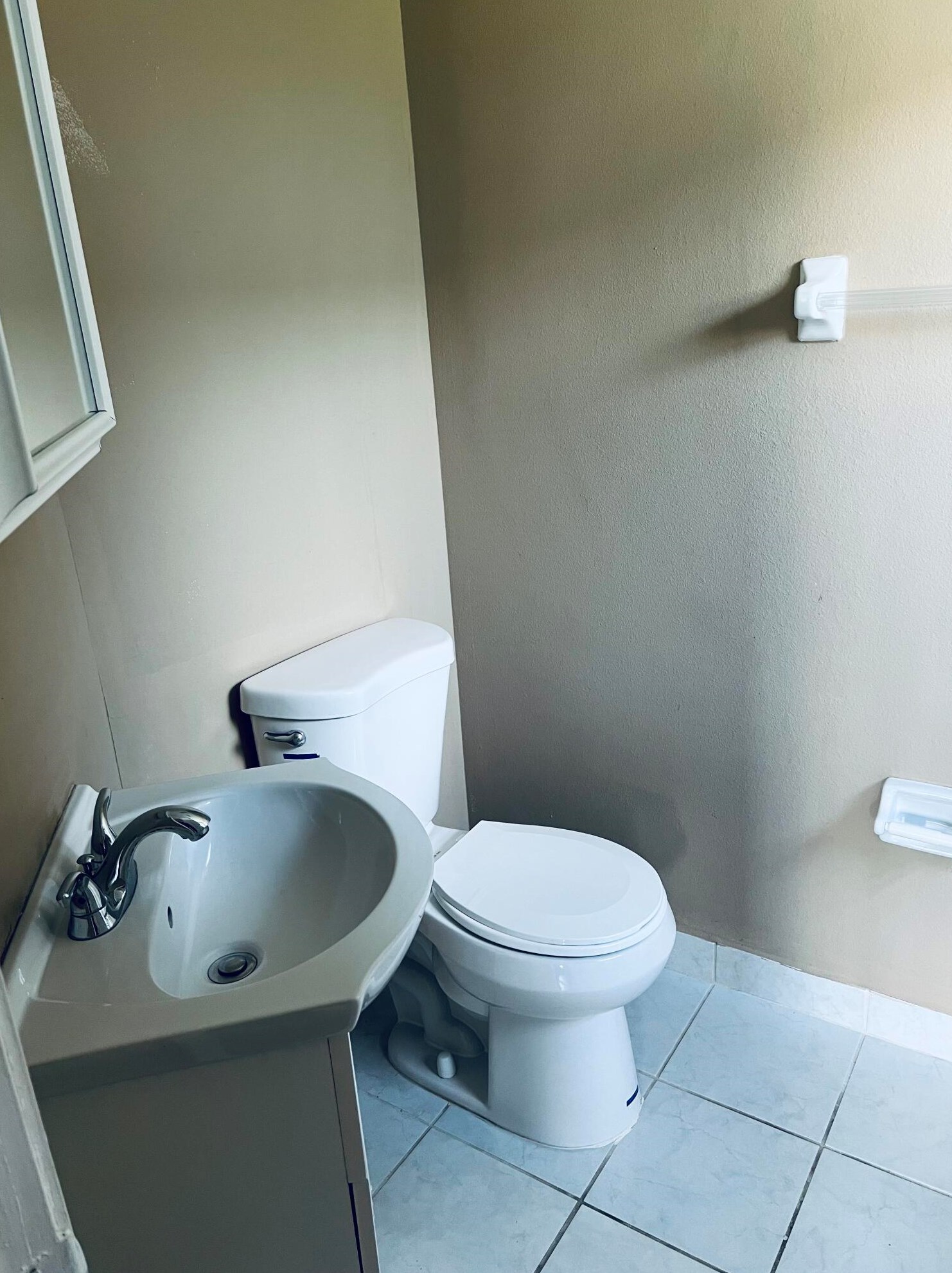 1548 Royal Green Cir, Fort Pierce FL  34952-4601 exterior