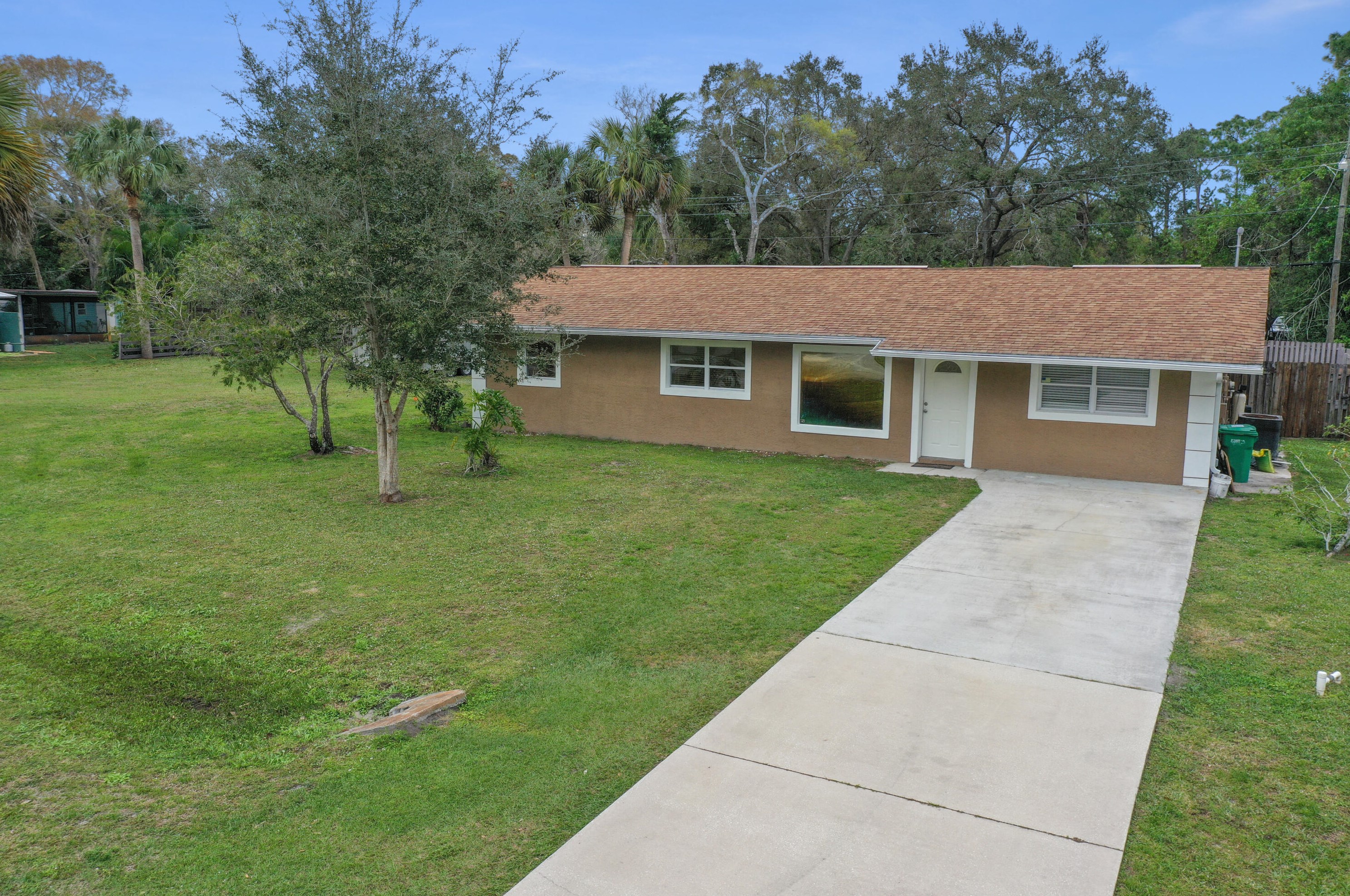 7502 James Rd, Fort Pierce FL 34951-2180 exterior