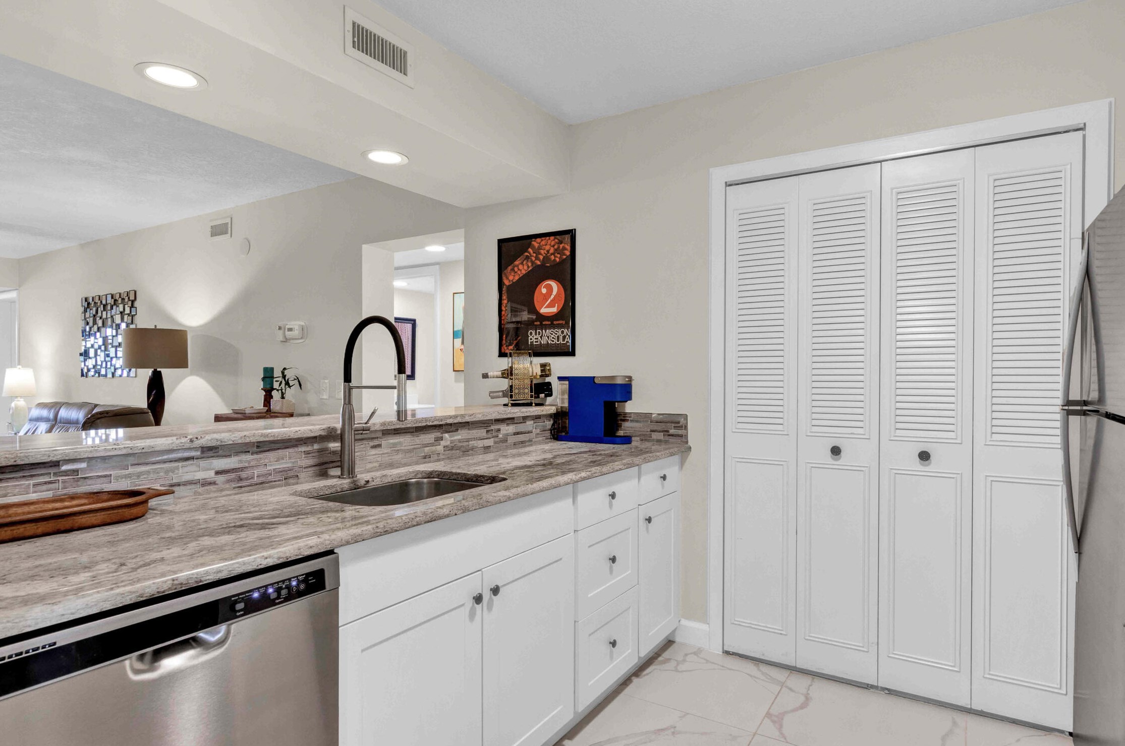 22 Plantation Dr, Vero Beach FL  32966-8230 exterior