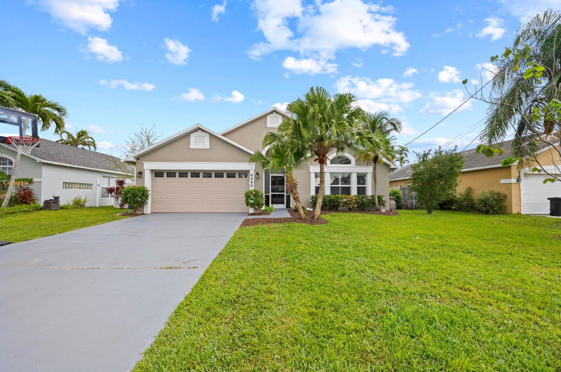 6069 Pompano St, Jupiter FL  33458-6660 exterior