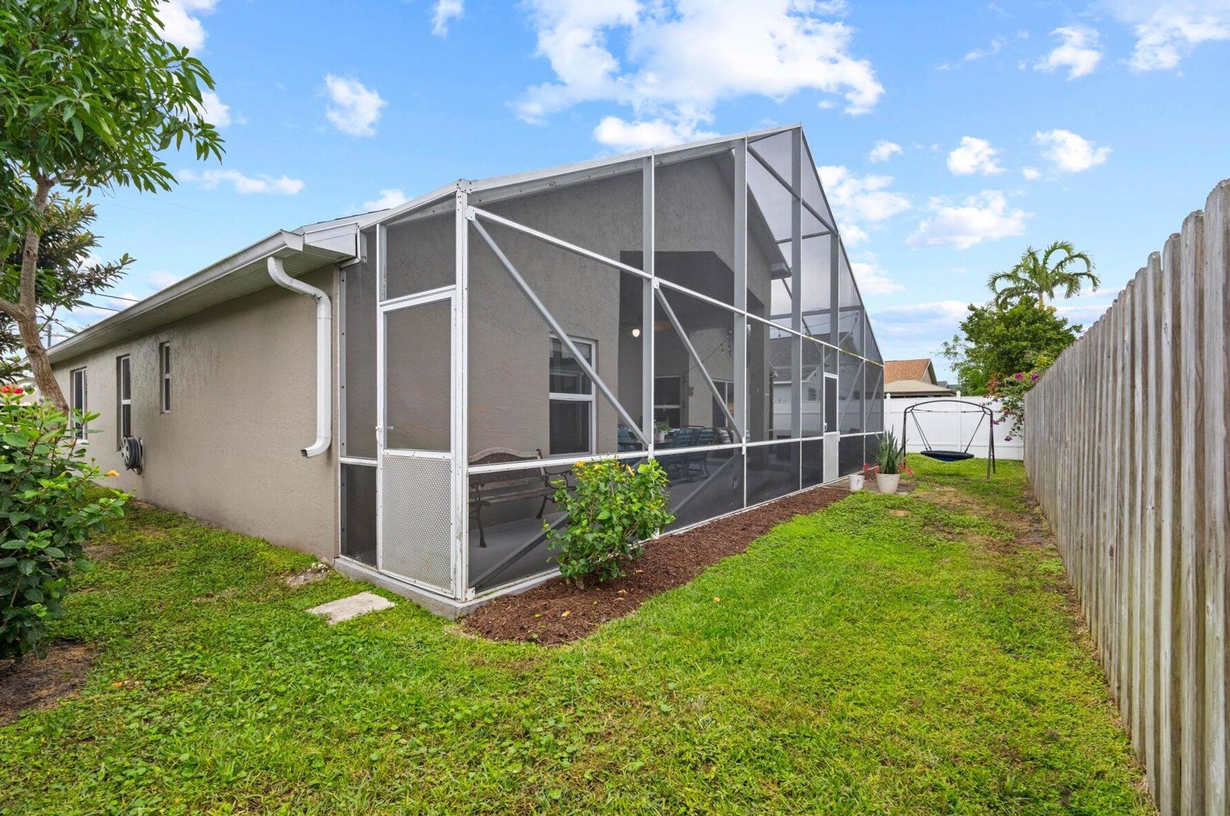 6069 Pompano St, Jupiter FL  33458-6660 exterior