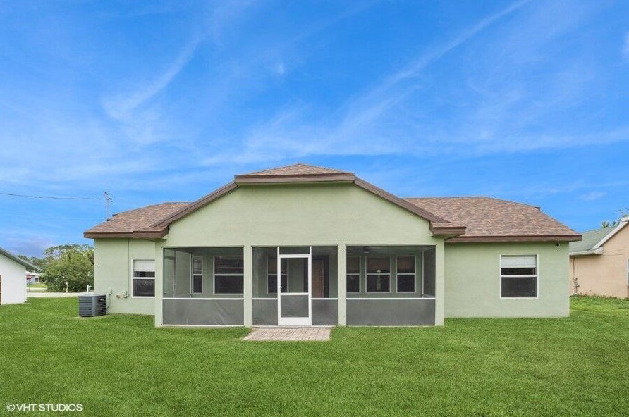 4801 Myrtle Dr, Fort Pierce FL  34982-3800 exterior