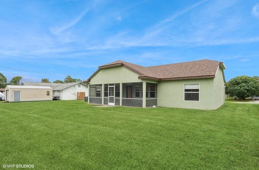 4801 Myrtle Dr, Fort Pierce FL  34982-3800 exterior