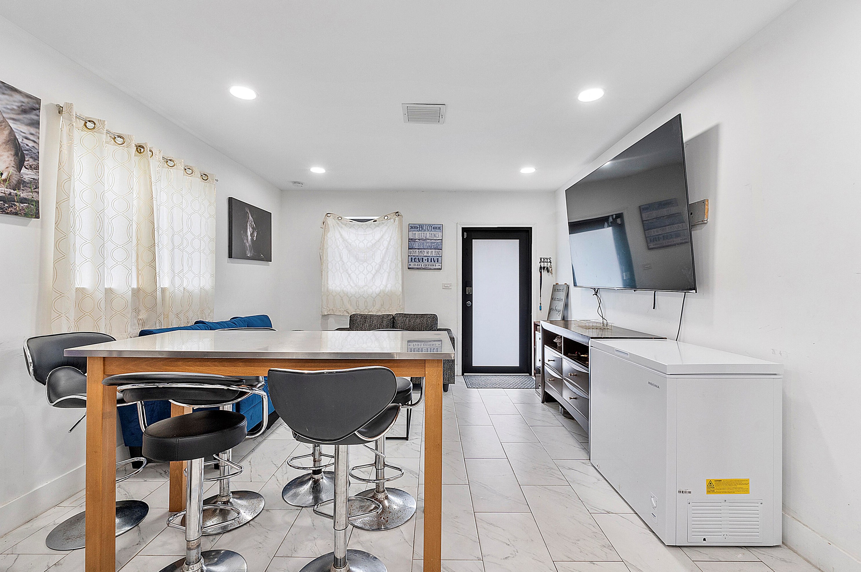 15100 14 Ct, Miami FL  33162-5902 exterior