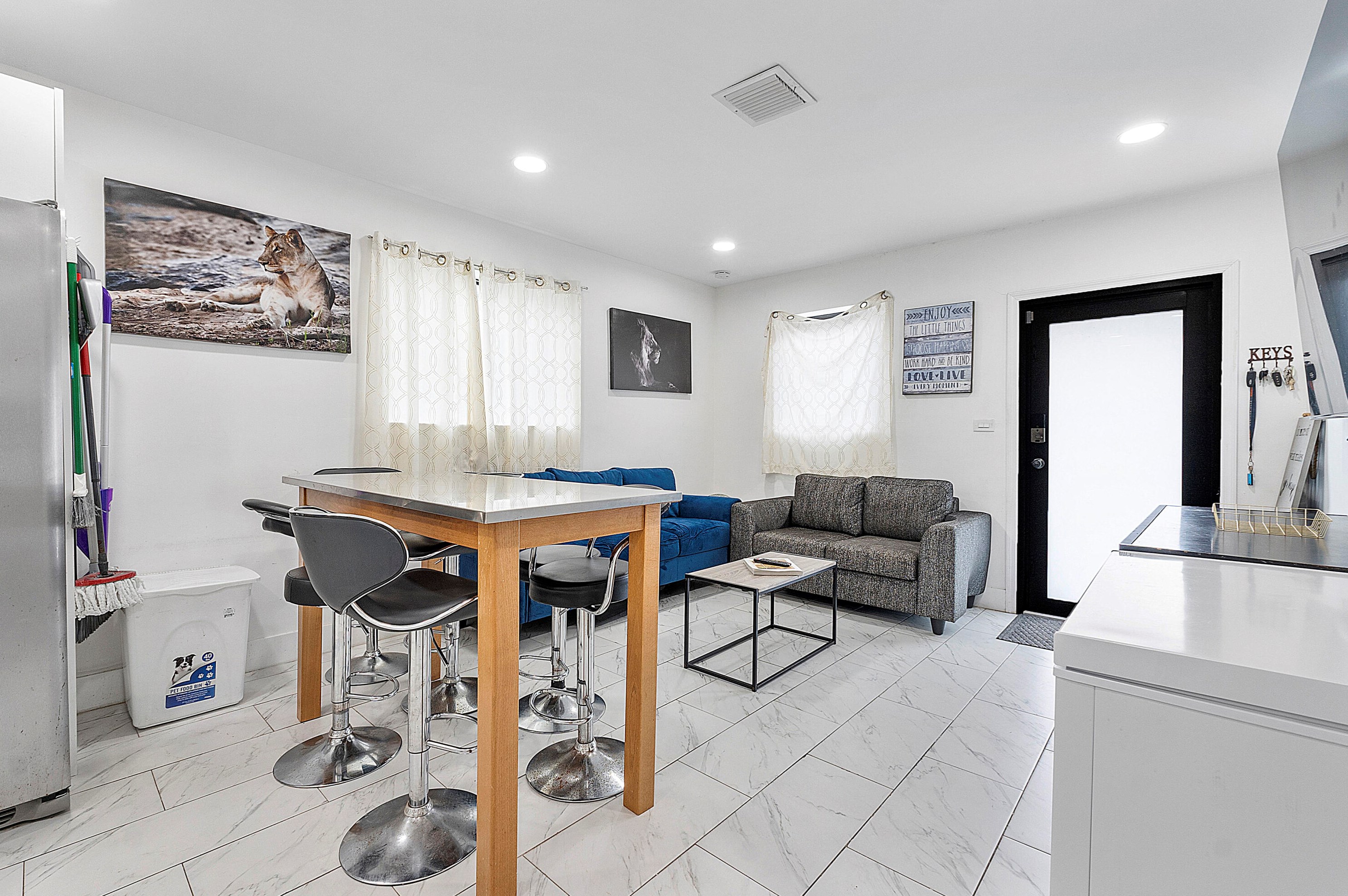 15100 14 Ct, Miami FL  33162-5902 exterior