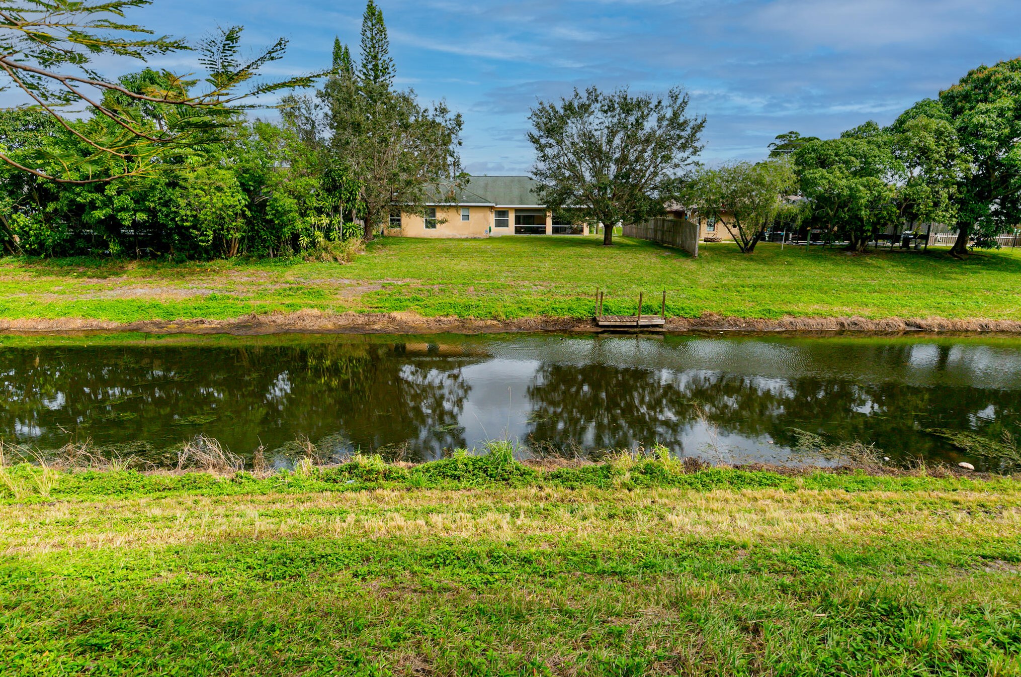 365 Whitmore Dr, Fort Pierce FL  34984-4531 exterior