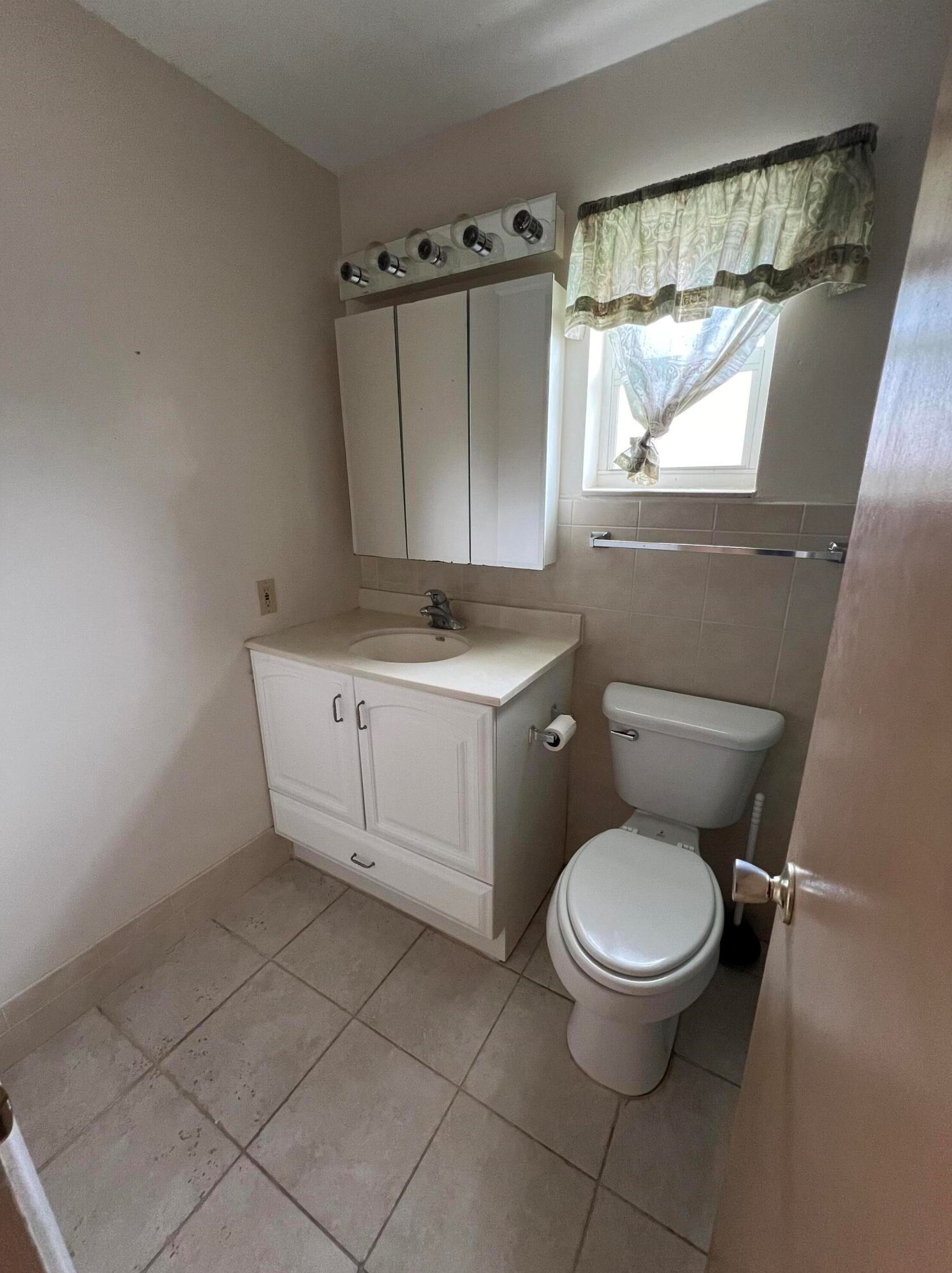 432 Gulfstream Rd, Lake Worth FL 33461-1511 exterior