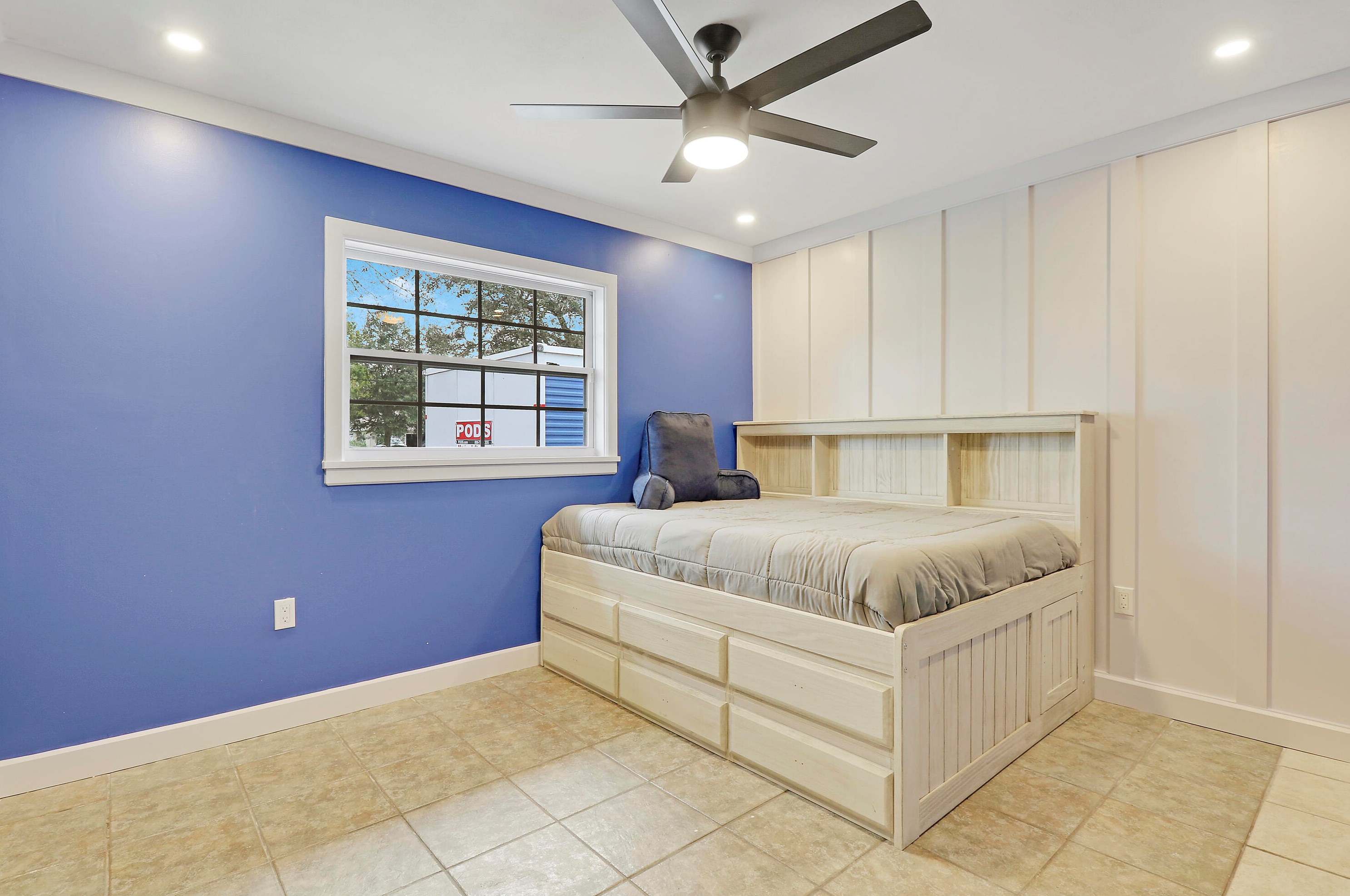 4909 Palmetto Dr, Fort Pierce FL  34982-7168 exterior