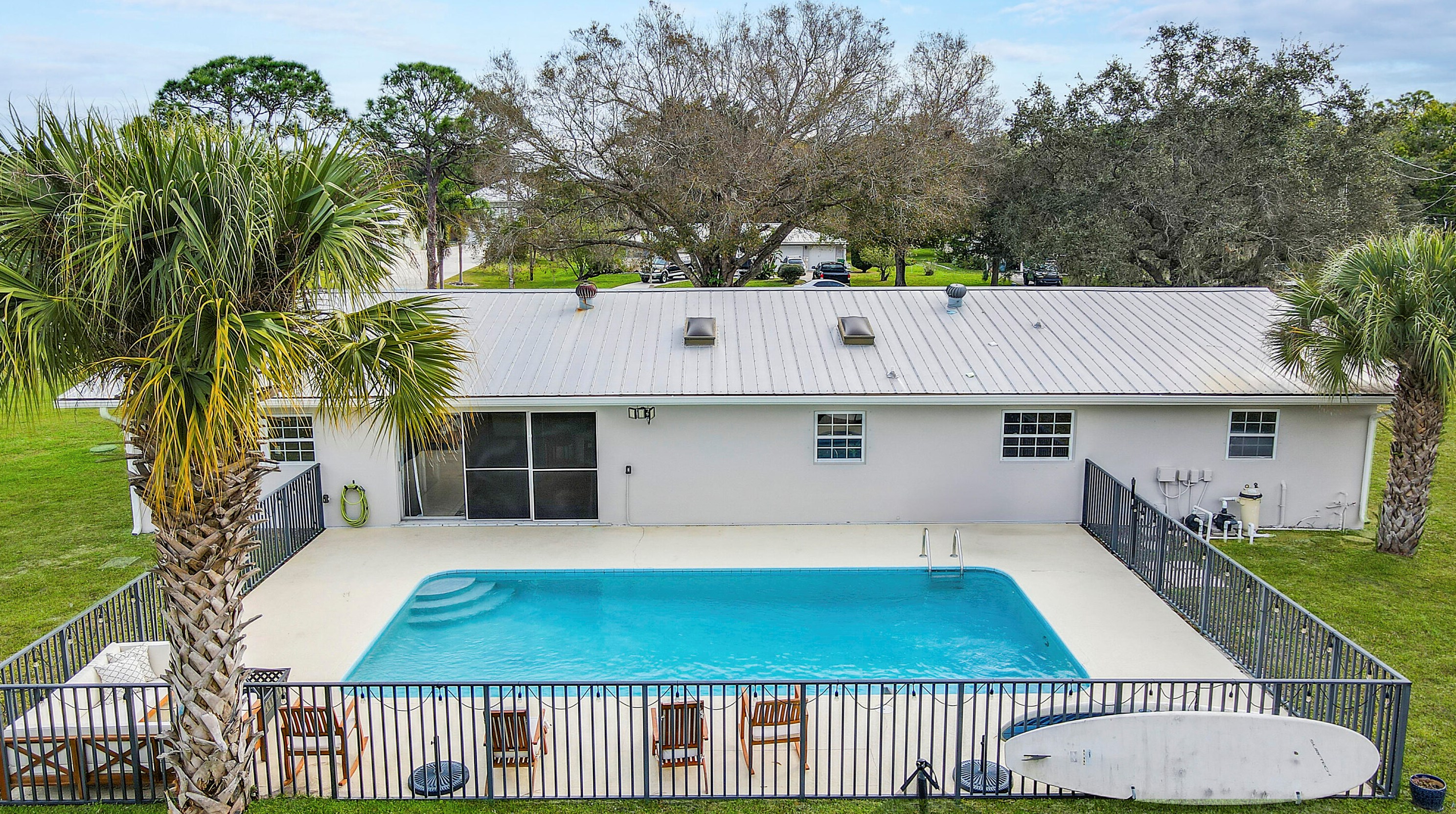 4909 Palmetto Dr, Fort Pierce FL  34982-7168 exterior