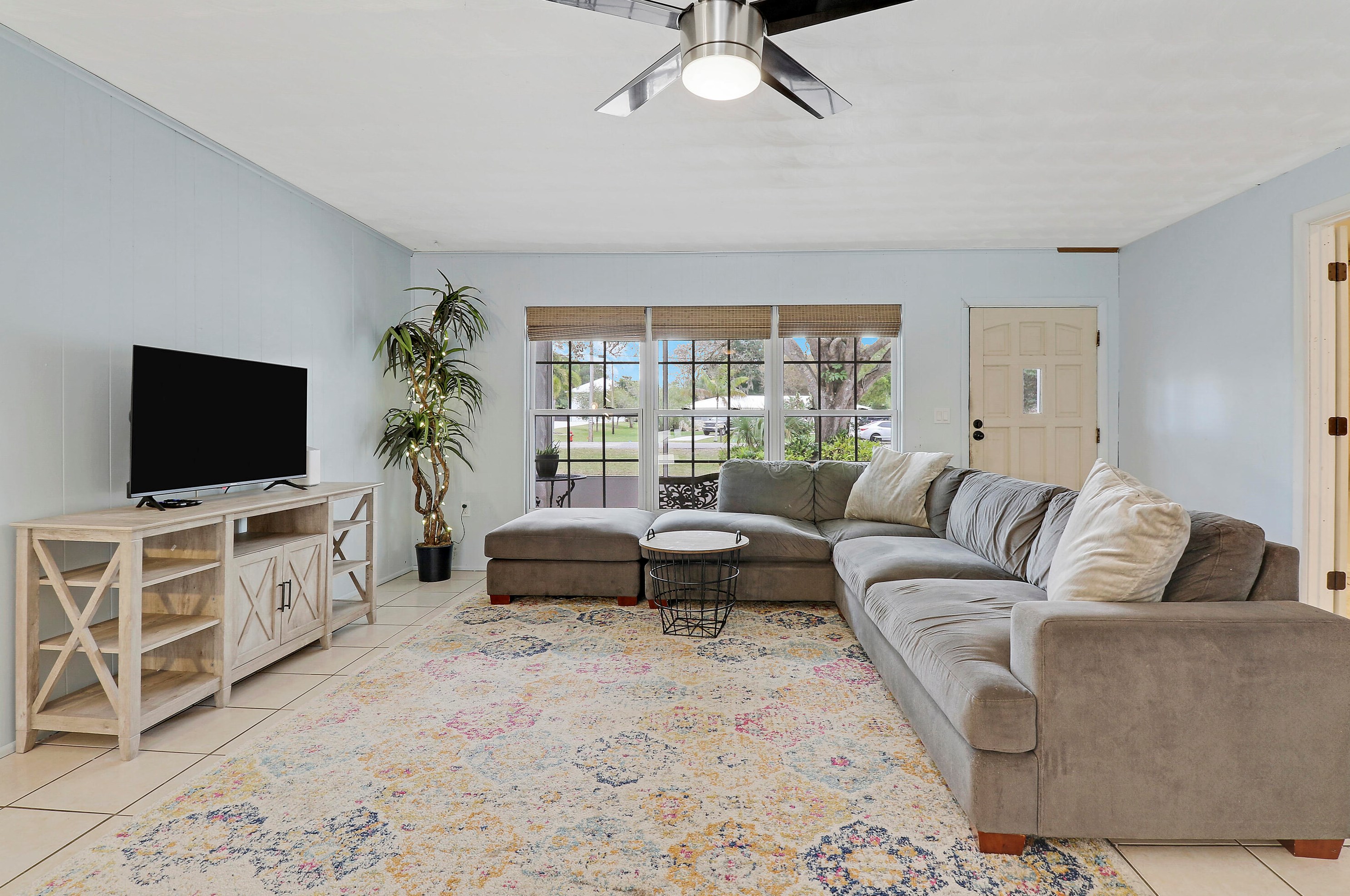 4909 Palmetto Dr, Fort Pierce FL  34982-7168 exterior
