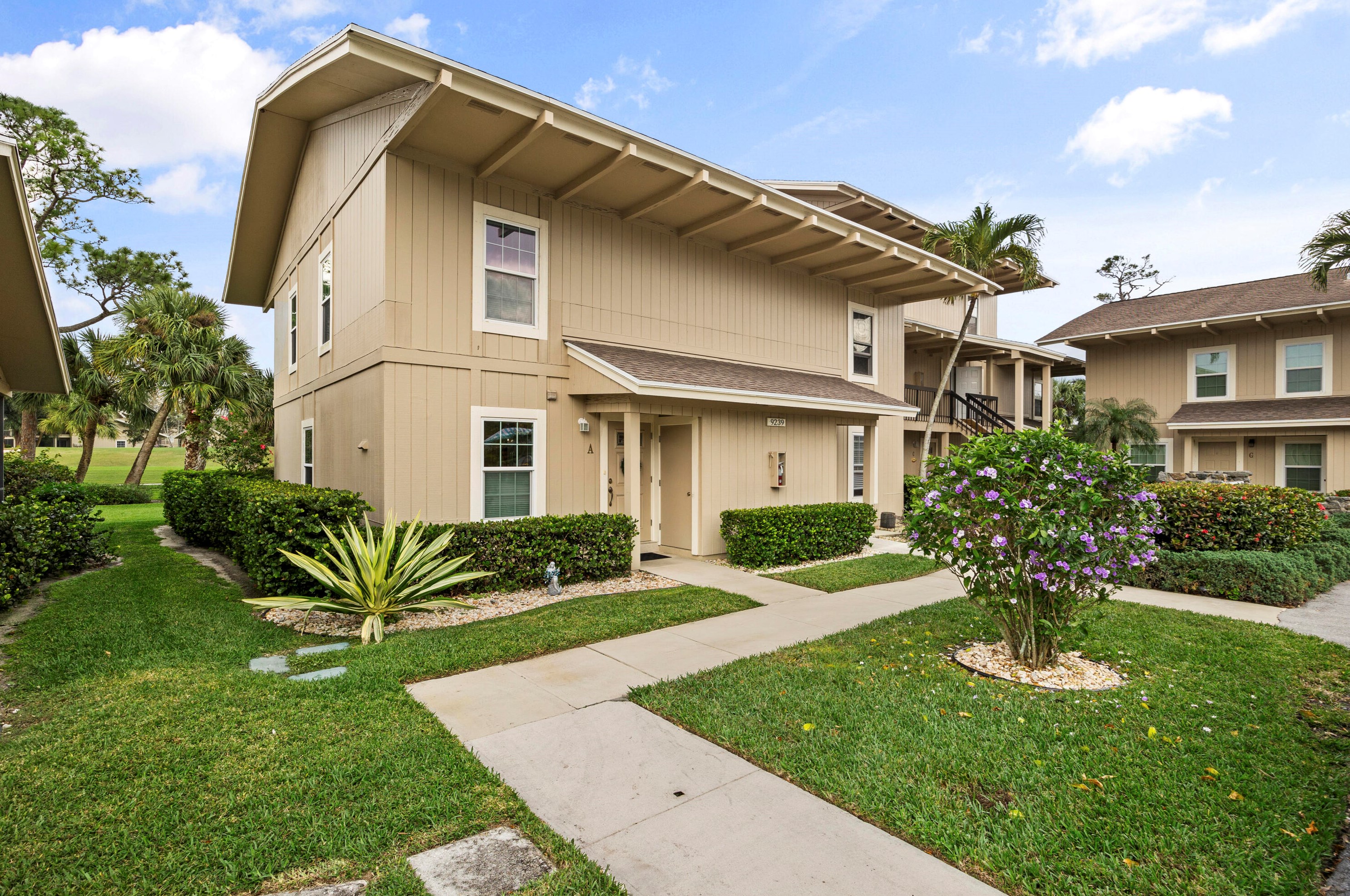 9239 Riverfront Ter, Jupiter FL  33469-1112 exterior