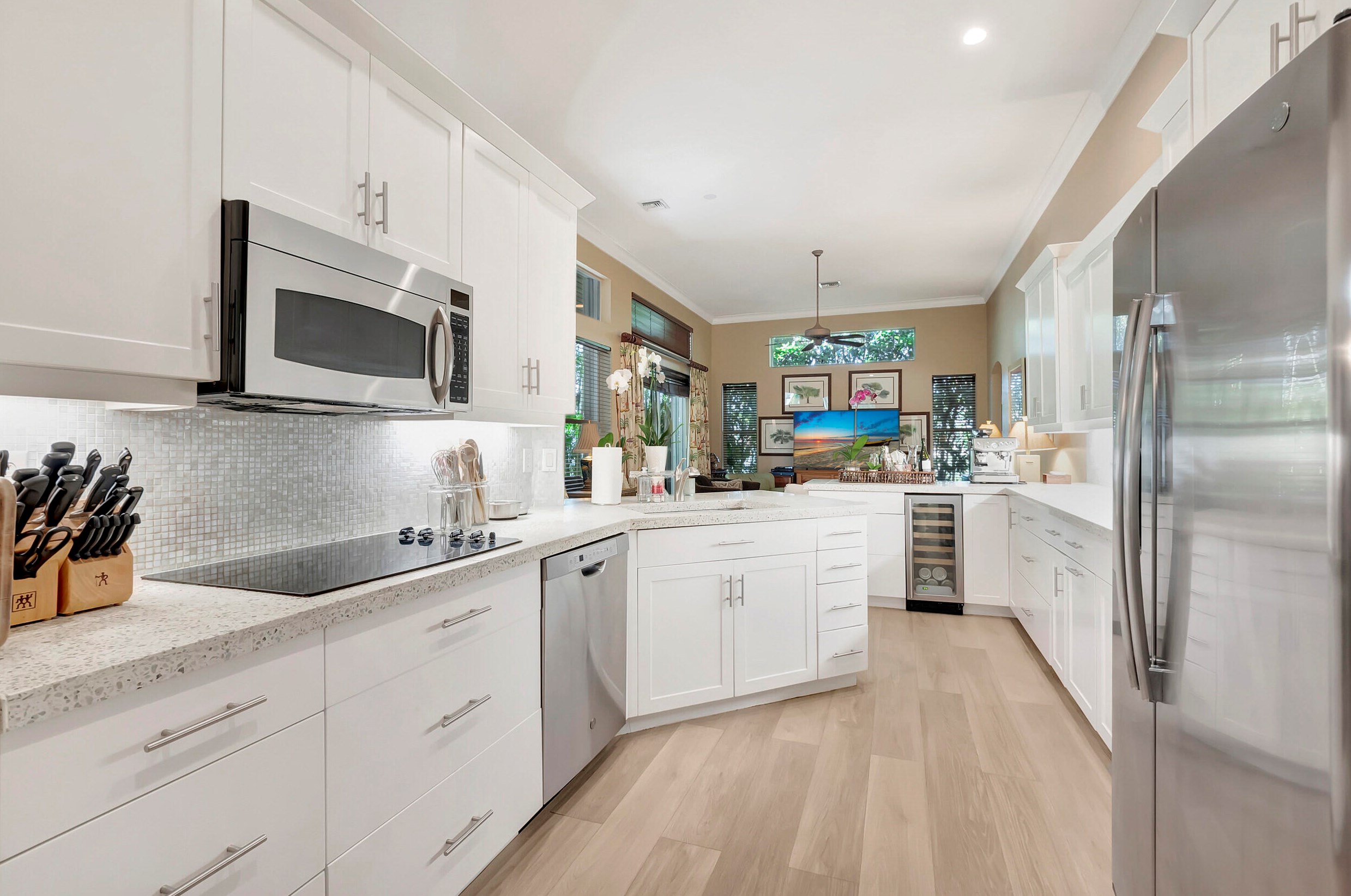 52 Lk Eden Dr, Boynton Beach FL 33435-8666 exterior