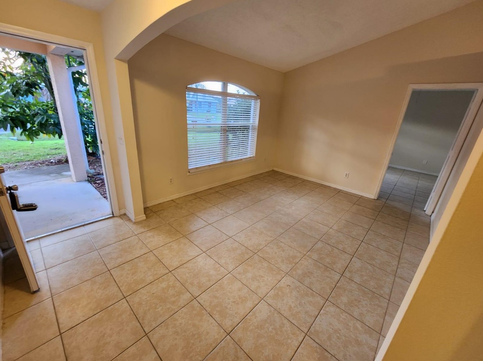 1255 Byron St, Fort Pierce FL  34983-2507 exterior