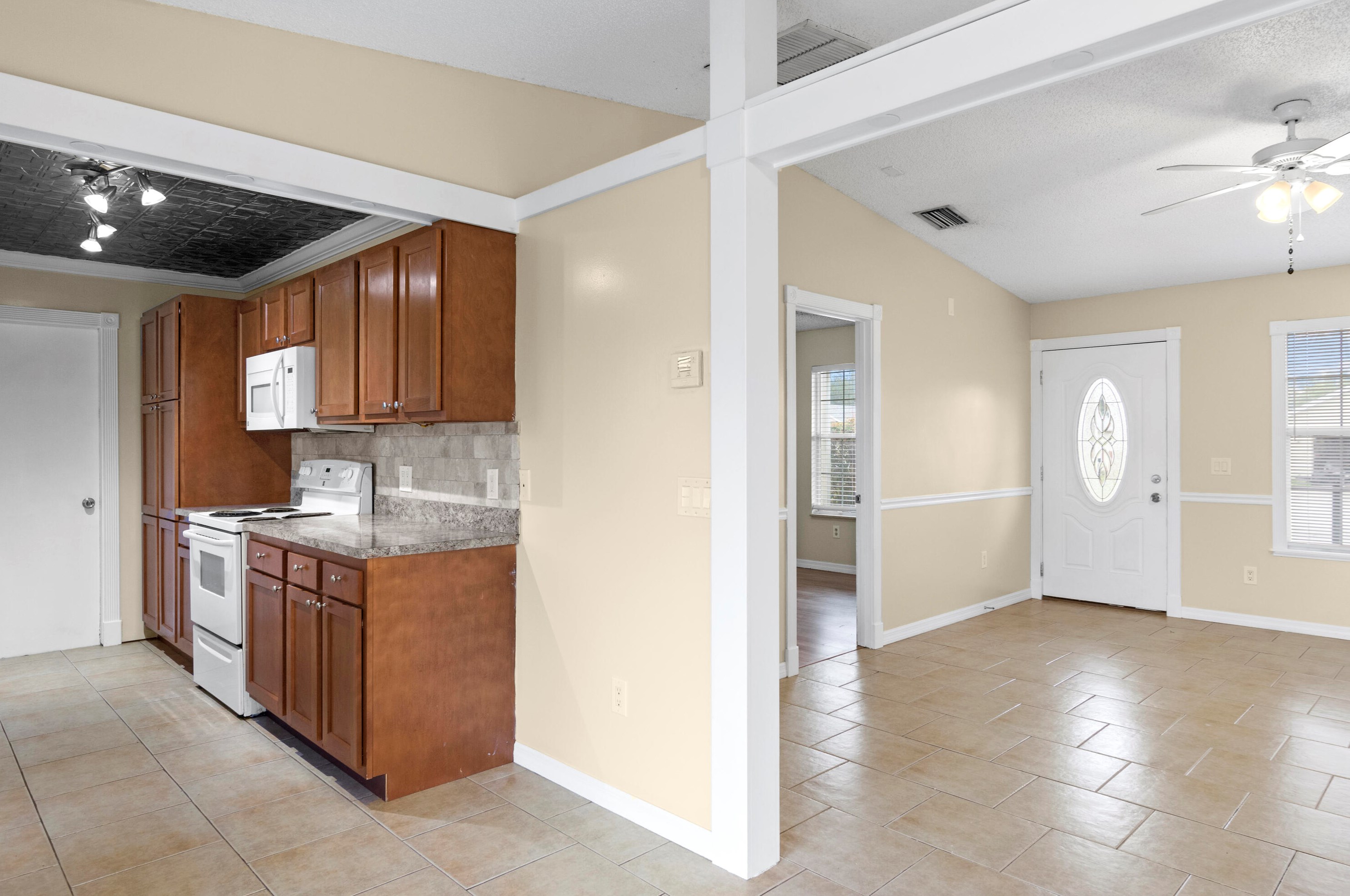 889 Commonwealth Rd, Fort Pierce FL  34953-2350 exterior